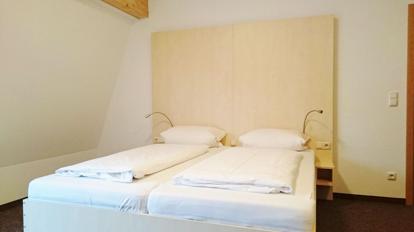 GÃ¤stehaus Langhammer-Germany-BUBENREUTH-Room-8