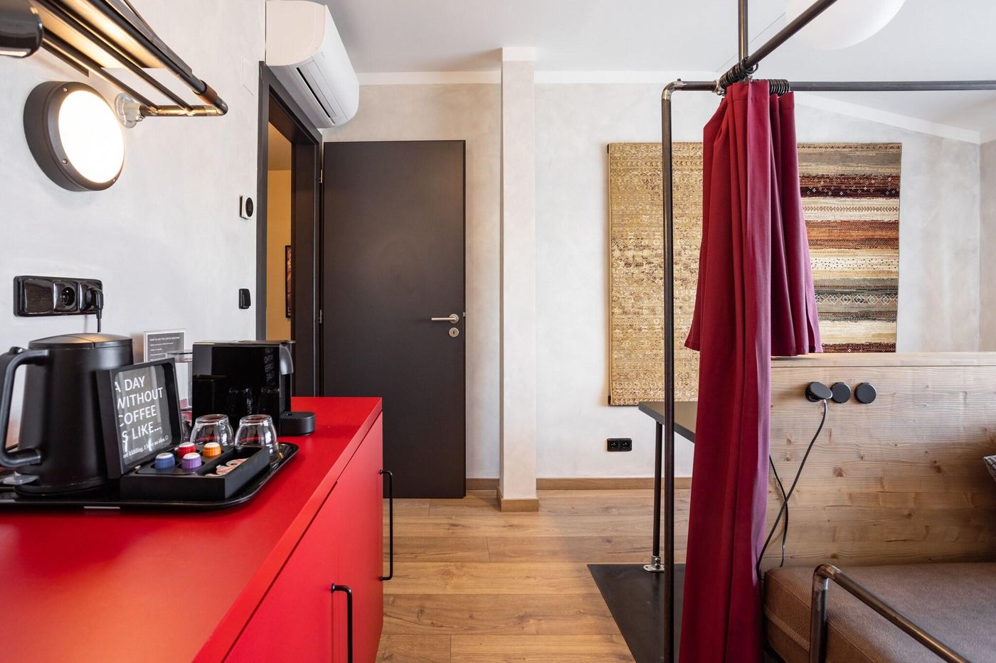 Miss-Sophie-s-Downtown-Room-45