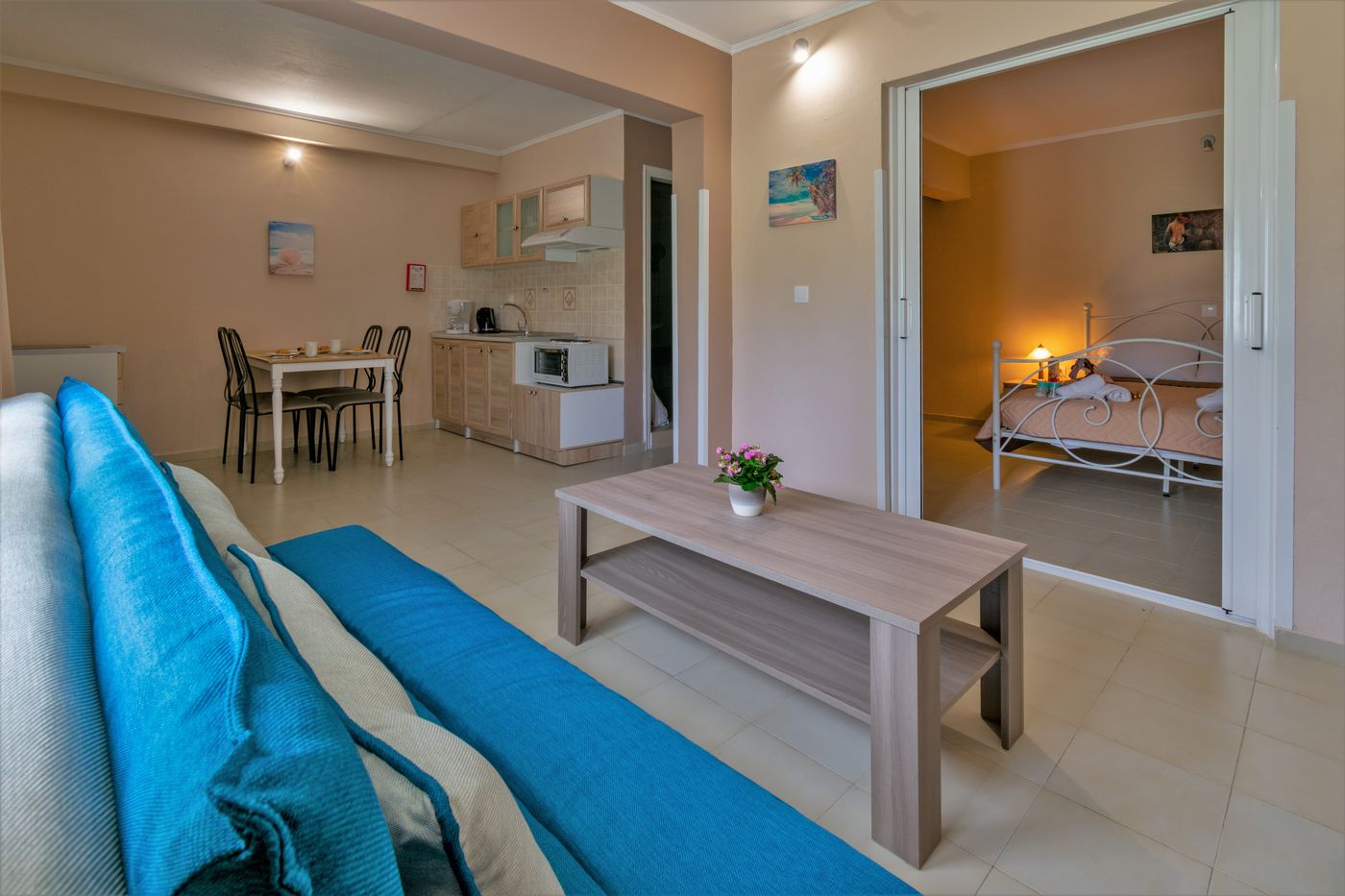 Govino-Bay-Apartments-Room-32