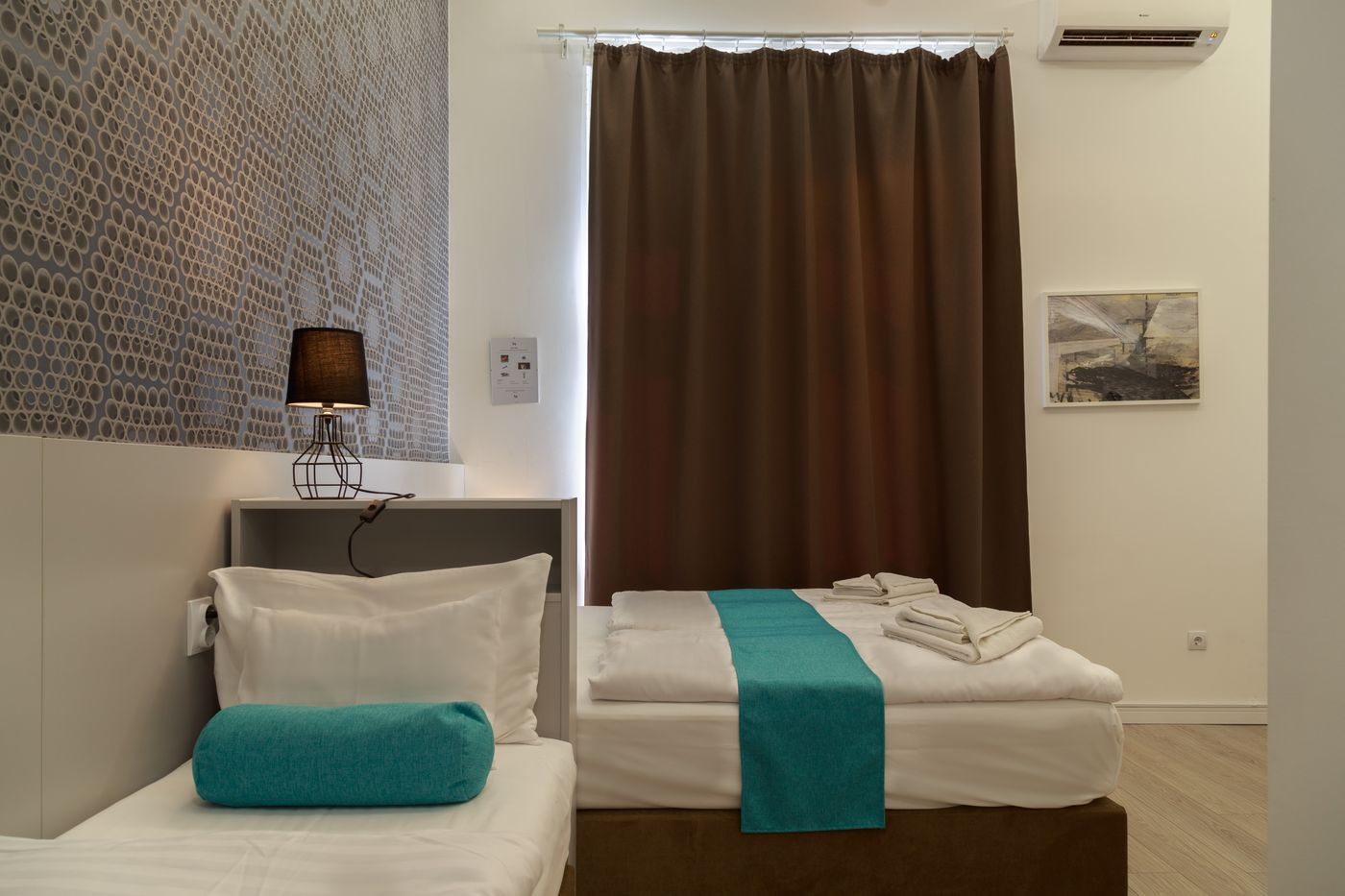 Hotel-Mika-Downtown-Room-20