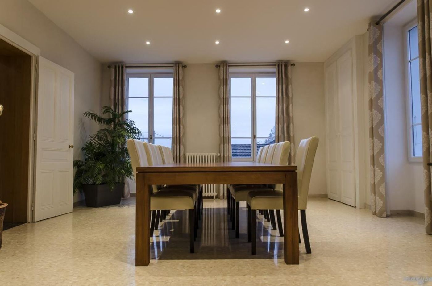 Villa La Maternité - France - VILLIEU-LOYES-MOLLON - Restaurant - 1