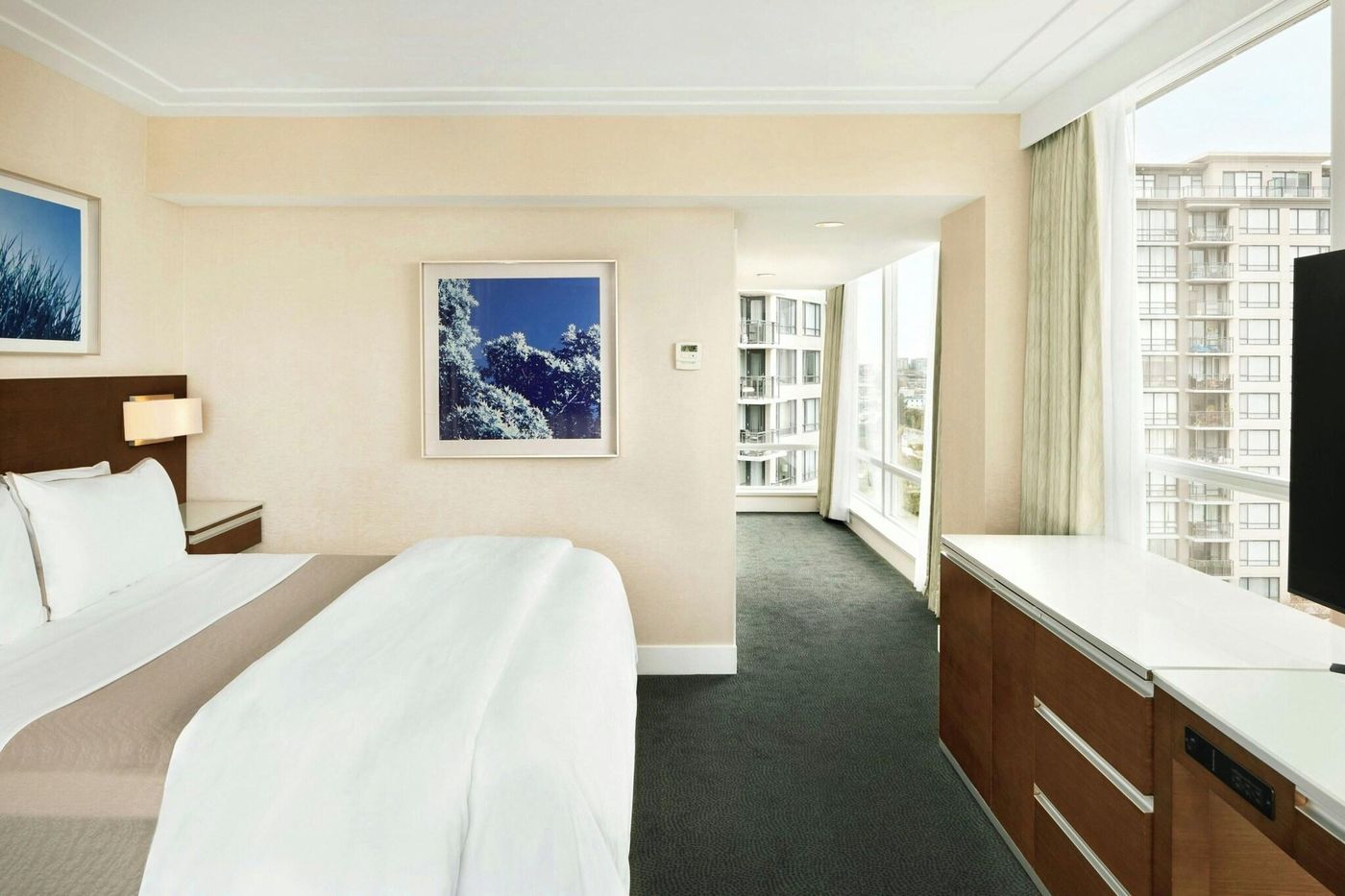 The-Westin-Wall-Centre--Vancouver-Airport-Room-20