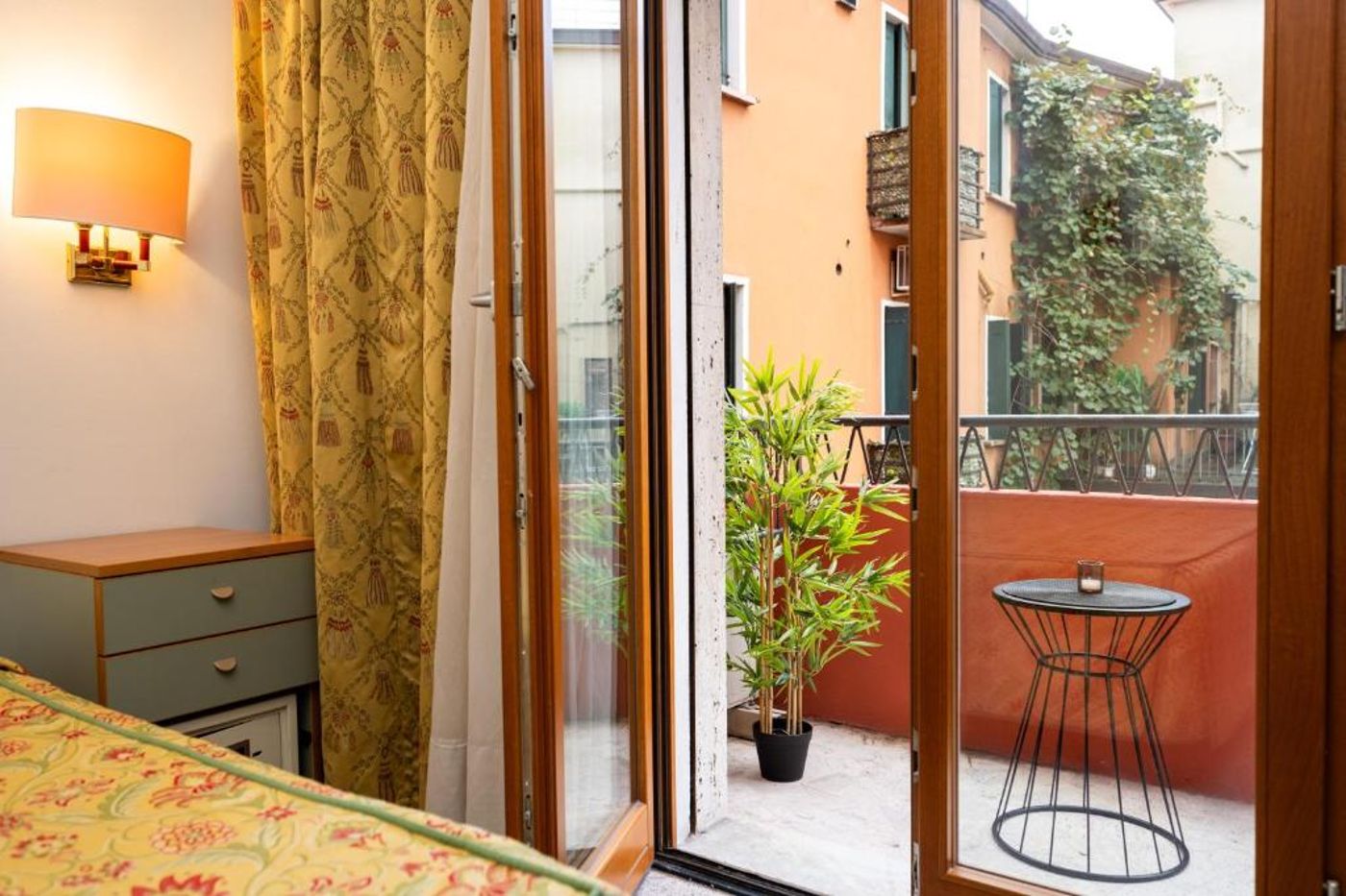 Camelia-Rooms-Venice-Room-1