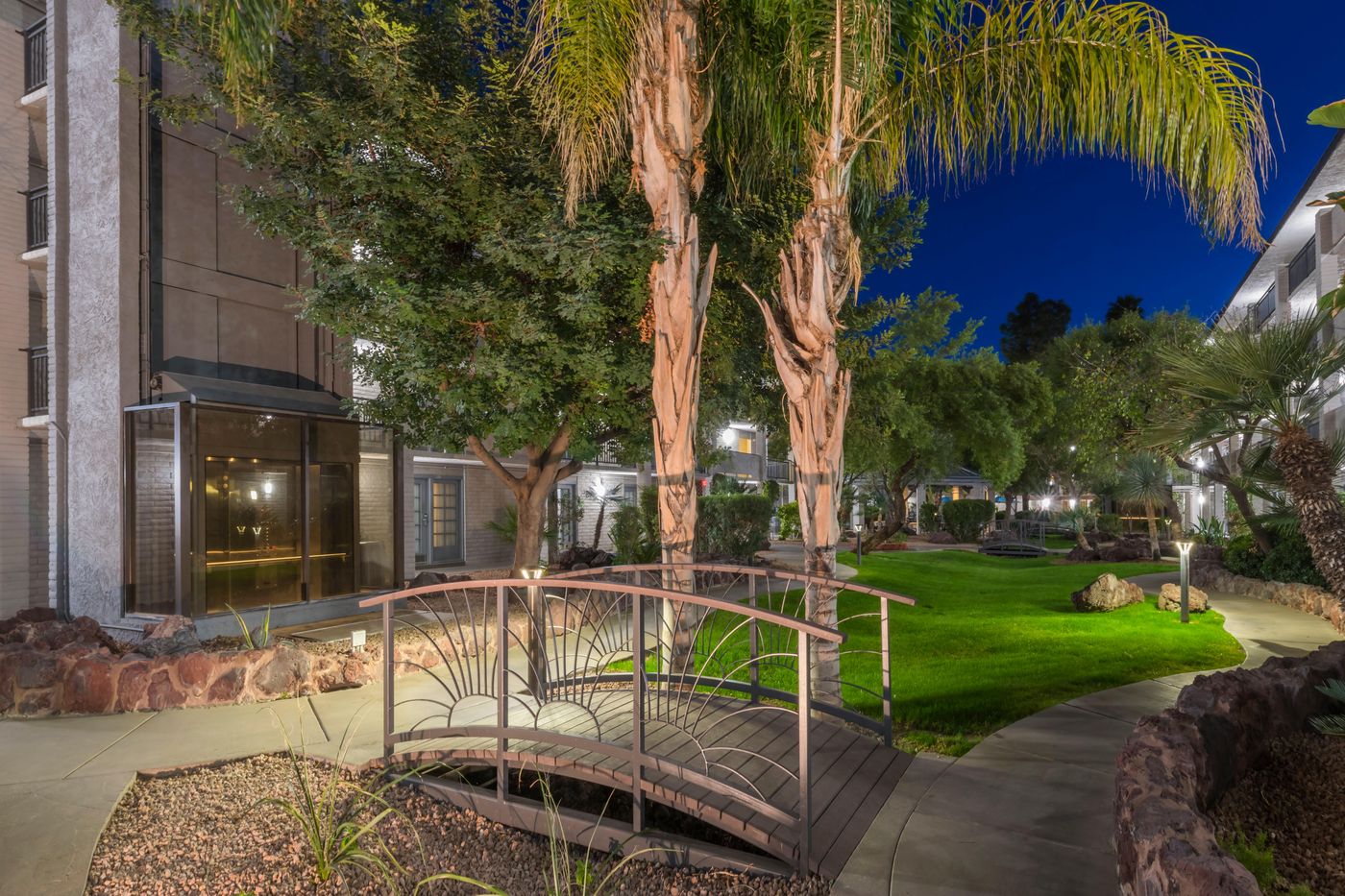 Holiday Inn & Suites Phoenix Airport North-United States-Phoenix-General view-8