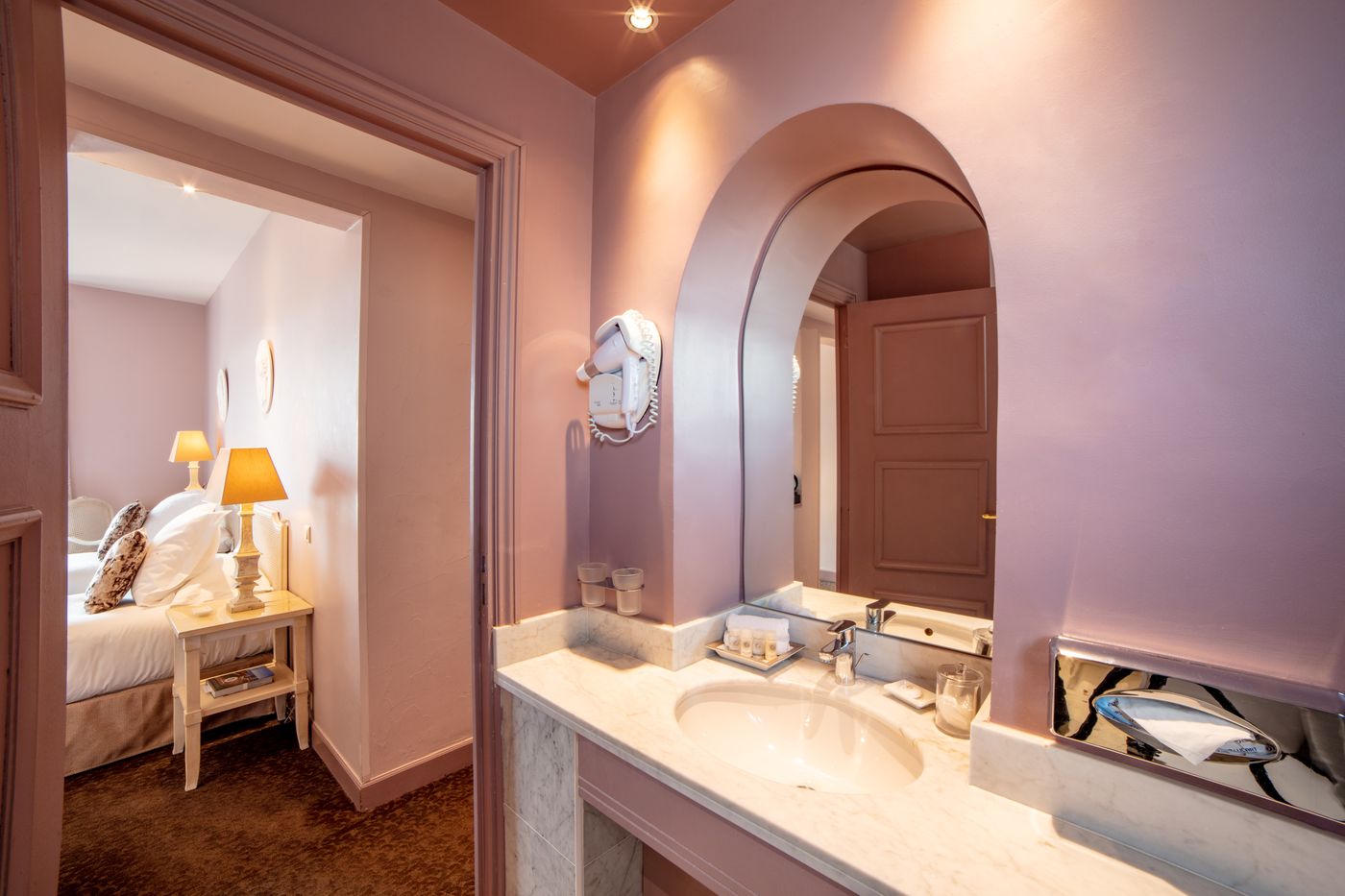 Le-Cavendish-Room-23