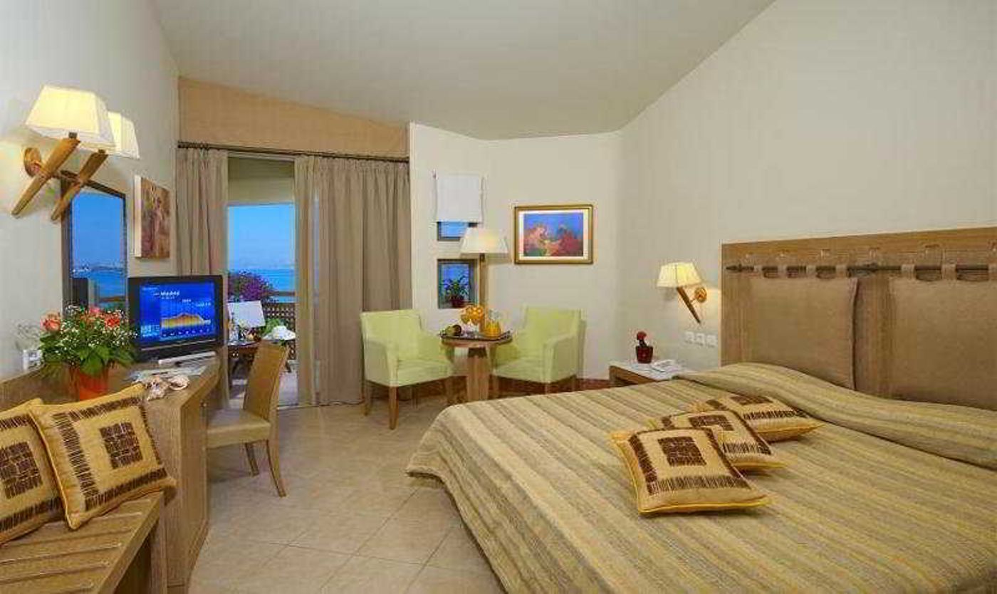 Santa-Marina-Plaza-Room-30
