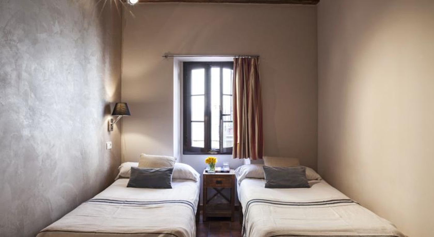 AinB Las Ramblas-Guardia Apartments