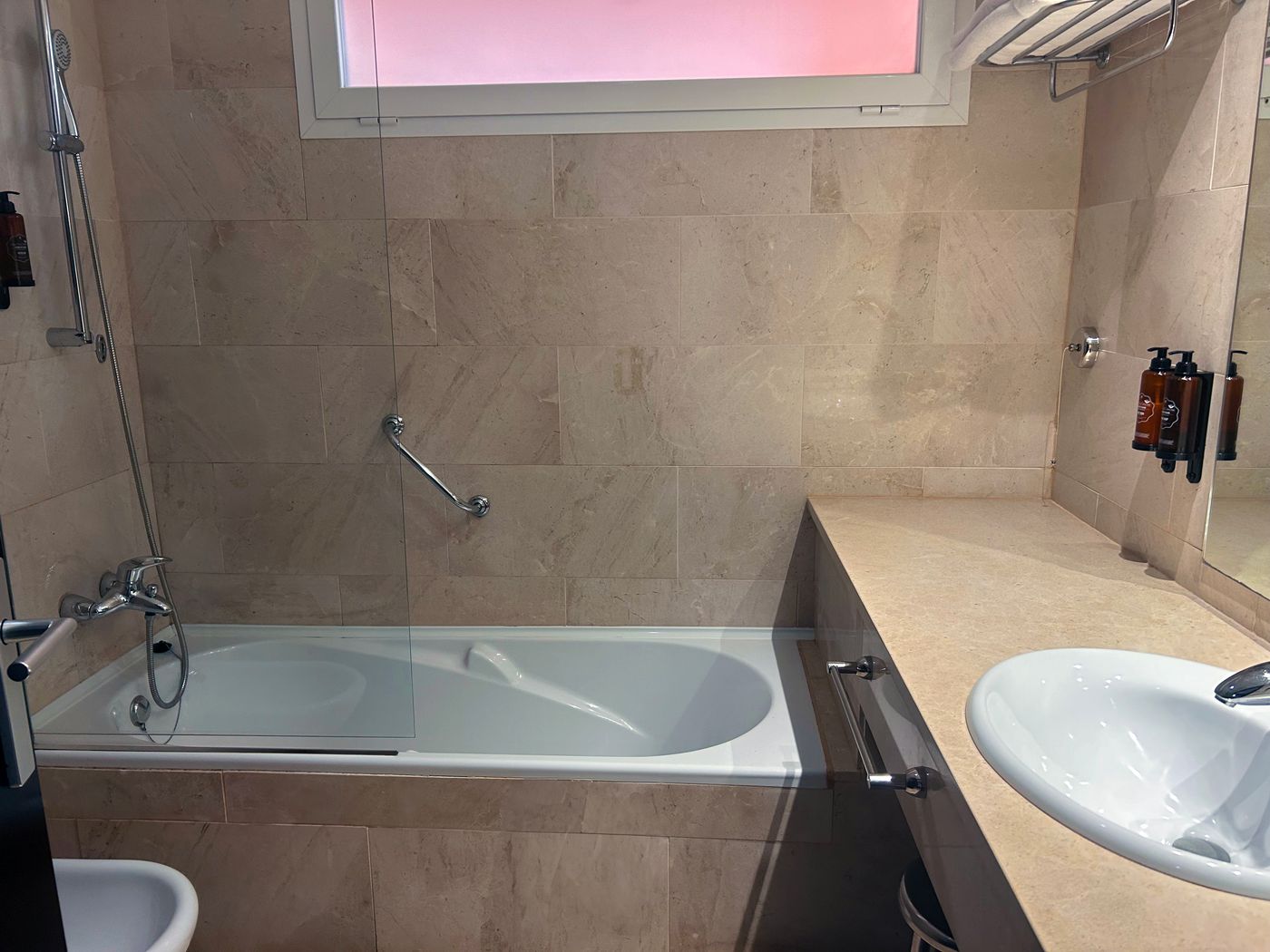 Puerto-Juan-Montiel-Spa-and-Base-N----utica-Room-40