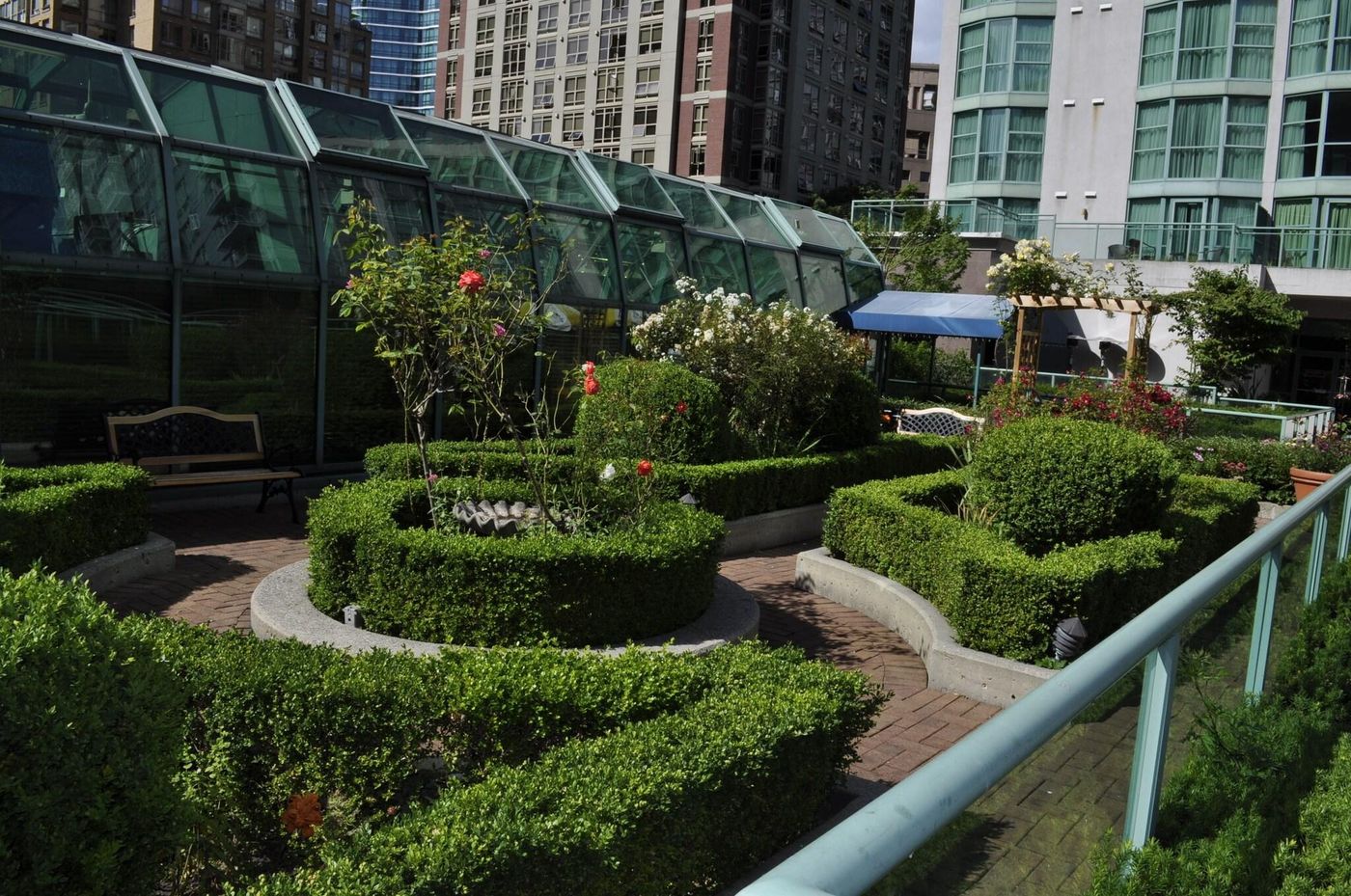 Rosedale-On-Robson-Suites-Hotel-Terrace-56