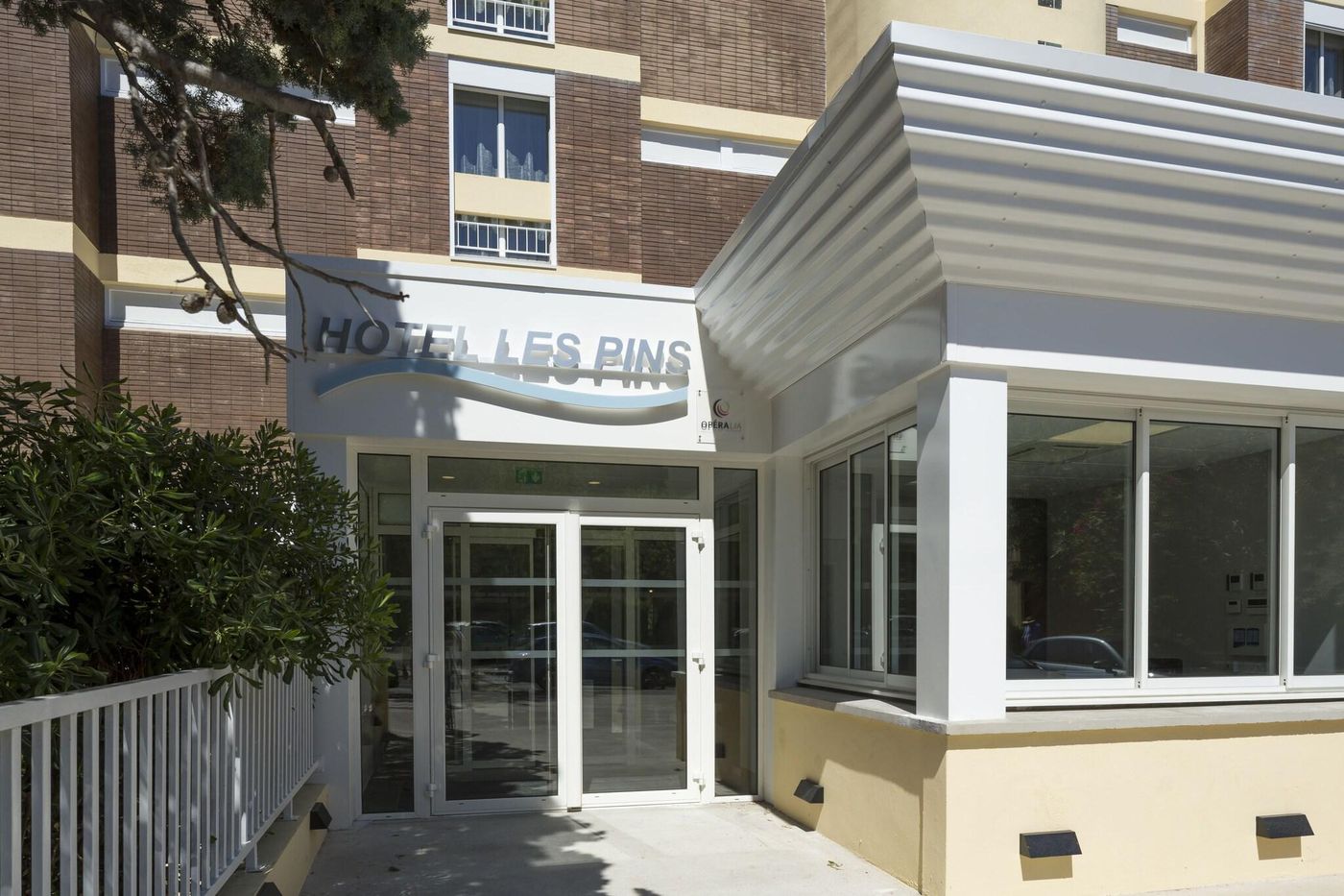 Operalia Hotel Les Pins - France - BALARUC LES BAINS - General view - 4