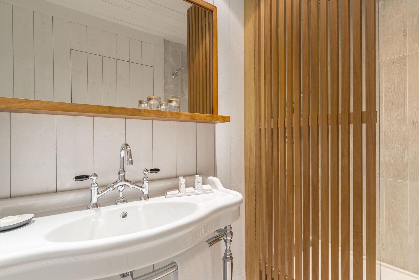 Hotel-Le-Bailli-de-Suffren-Room-39