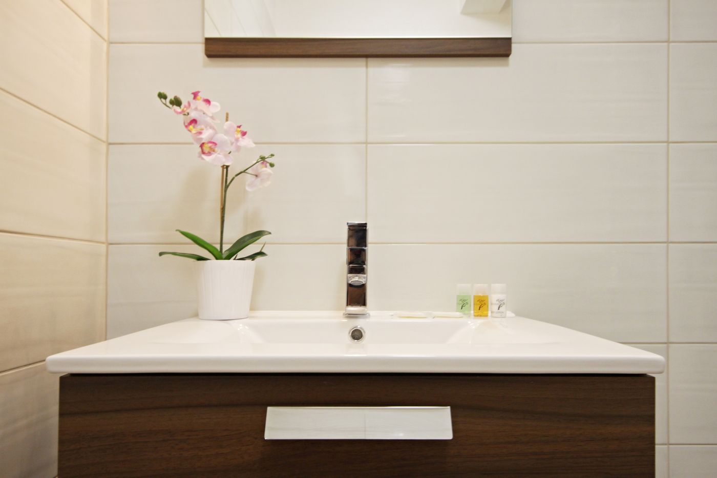 Alveo-Suites-Room-21