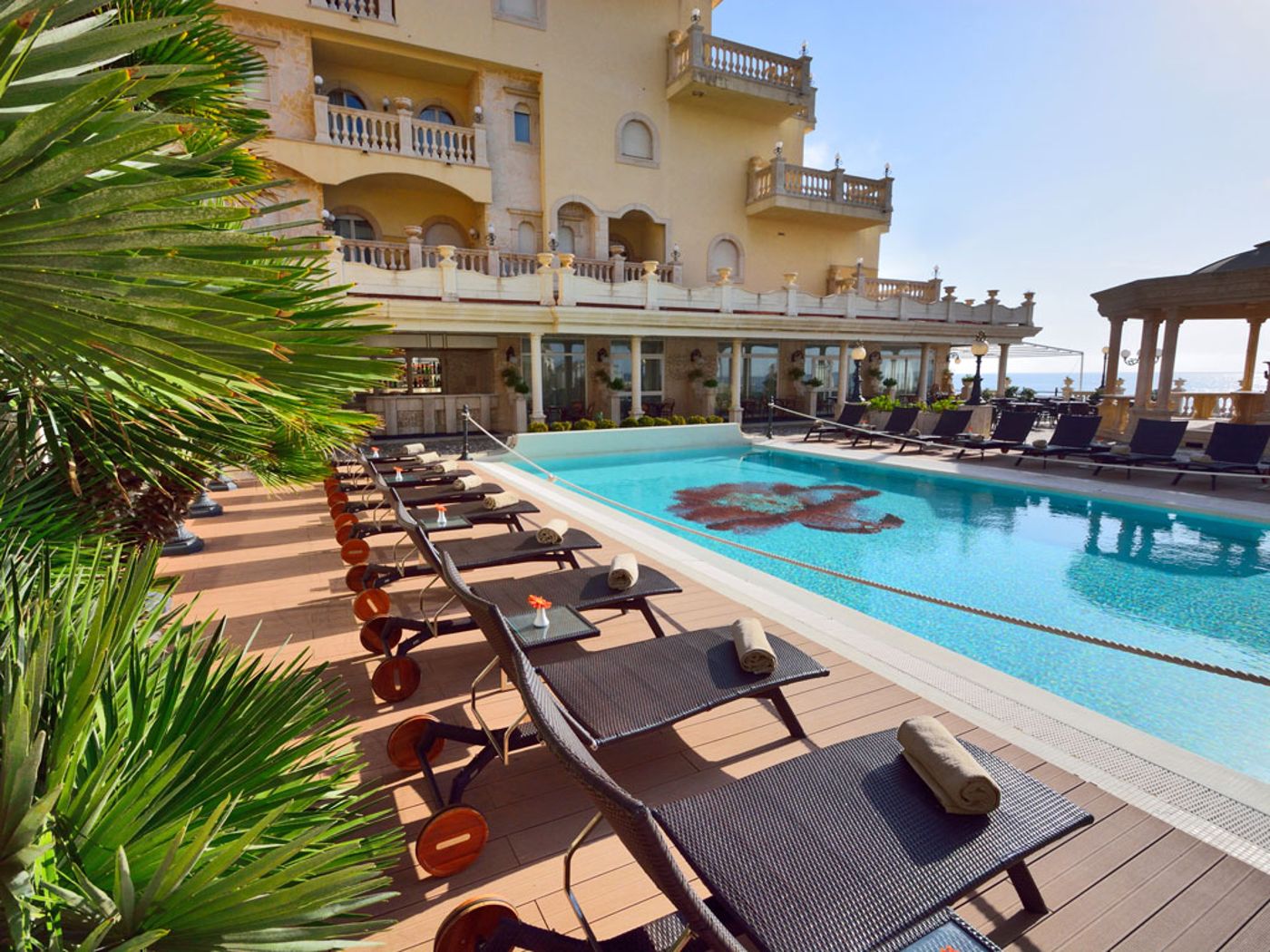 Hellenia-Yachting-Pool-2