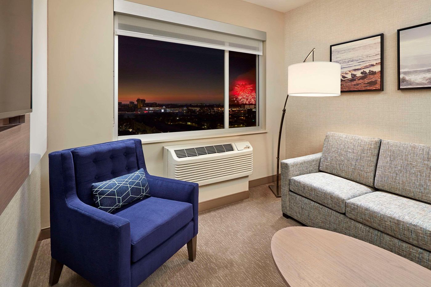 Cambria-Hotel-Anaheim-Resort-Area-Room-9