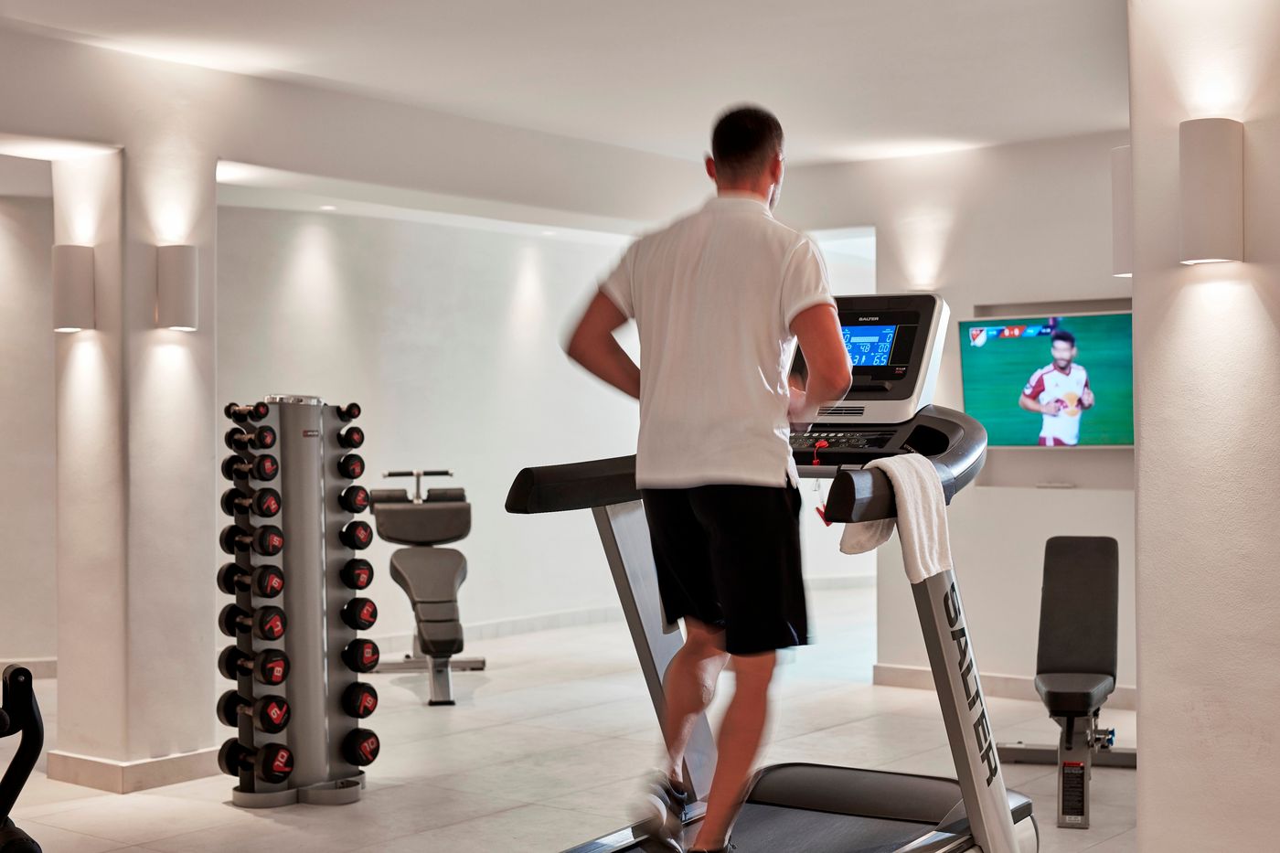 Aqua-Blue-Hotel-Sports-and-Entertainment-44