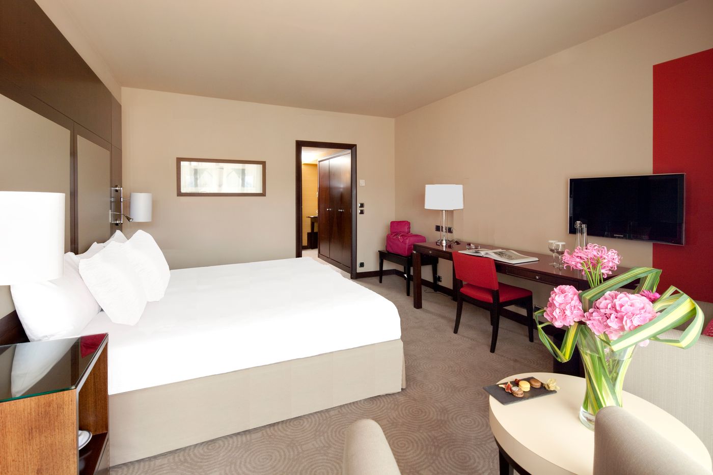 Hyatt-Regency-Nice-Palais-De-La-Mediterranee-Room-18