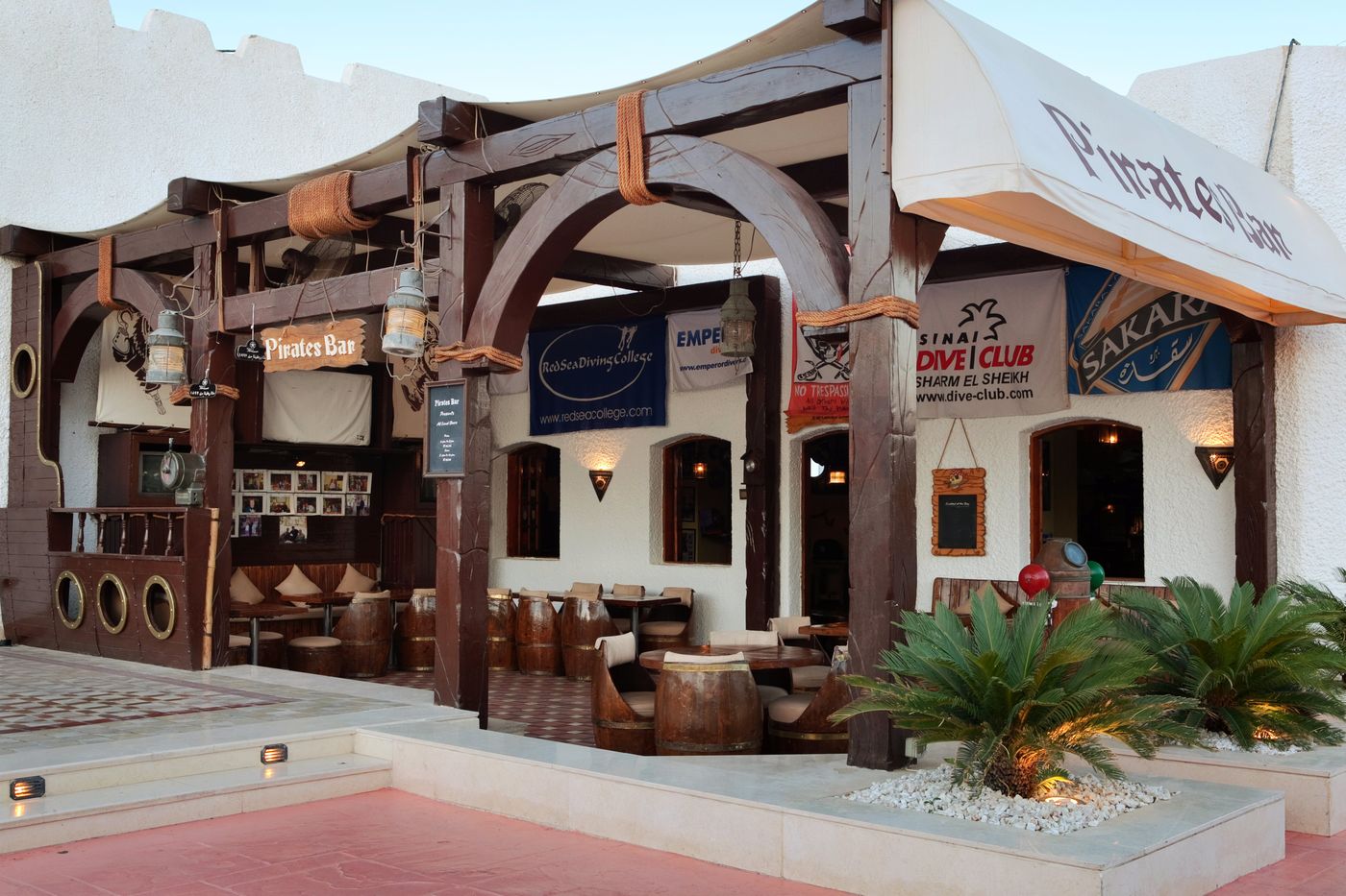 Fayrouz-Resort-Bar-8