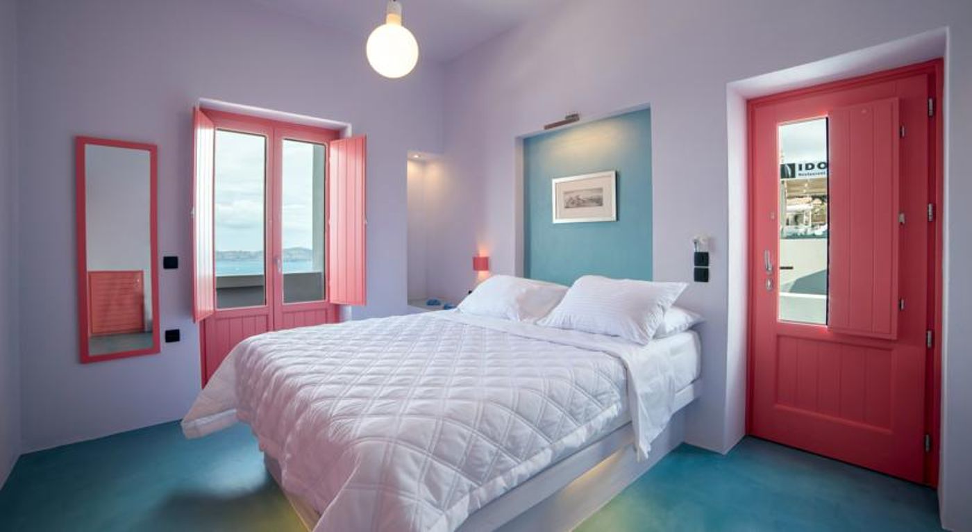 Santorini Royal Suites