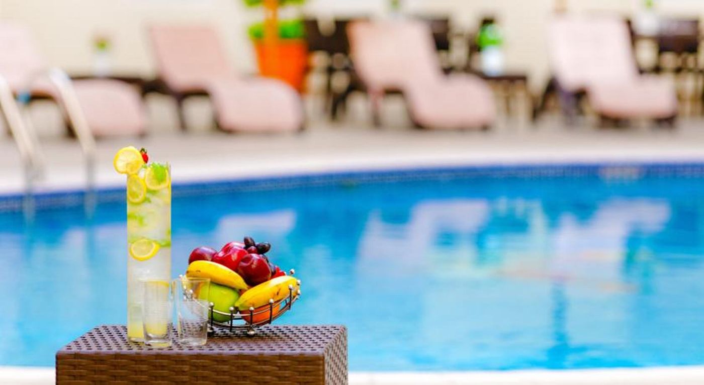 Golden-Sands-3-Hotel-Apartments-Pool-10