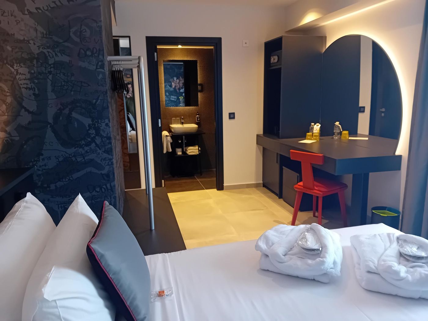 So-City-Hotel-Room-26