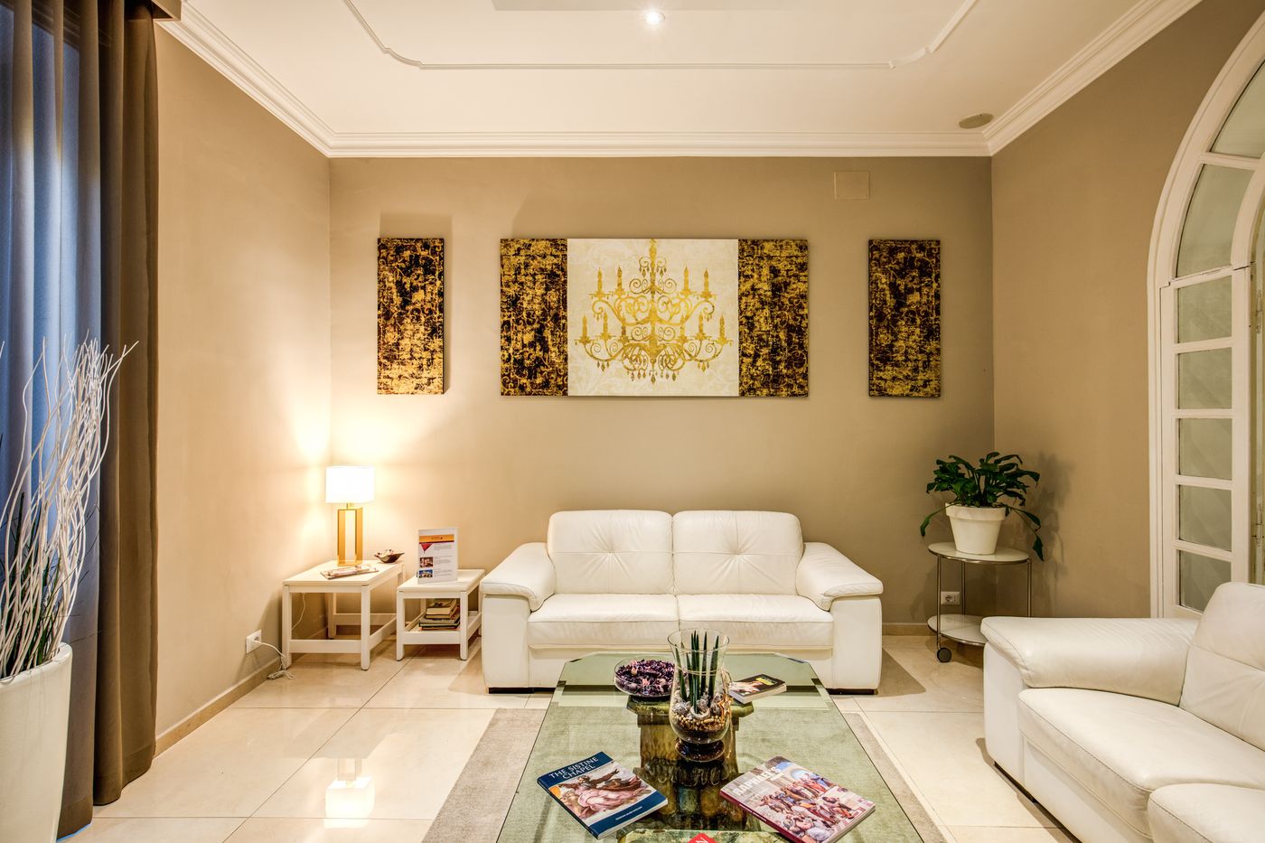 Rome-Garden-Lobby-14