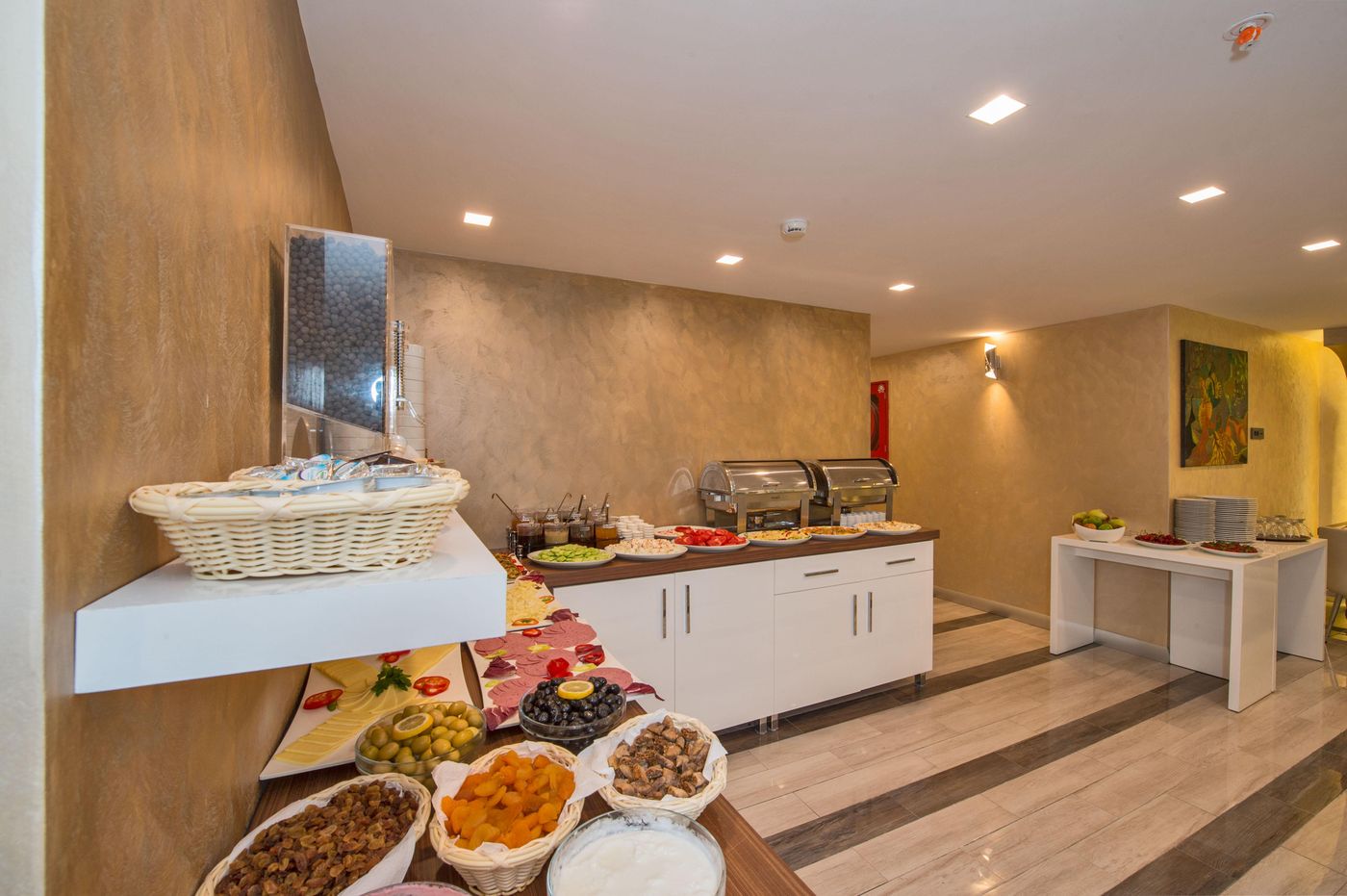 Inntel-Hotel-Istanbul-Restaurant-27