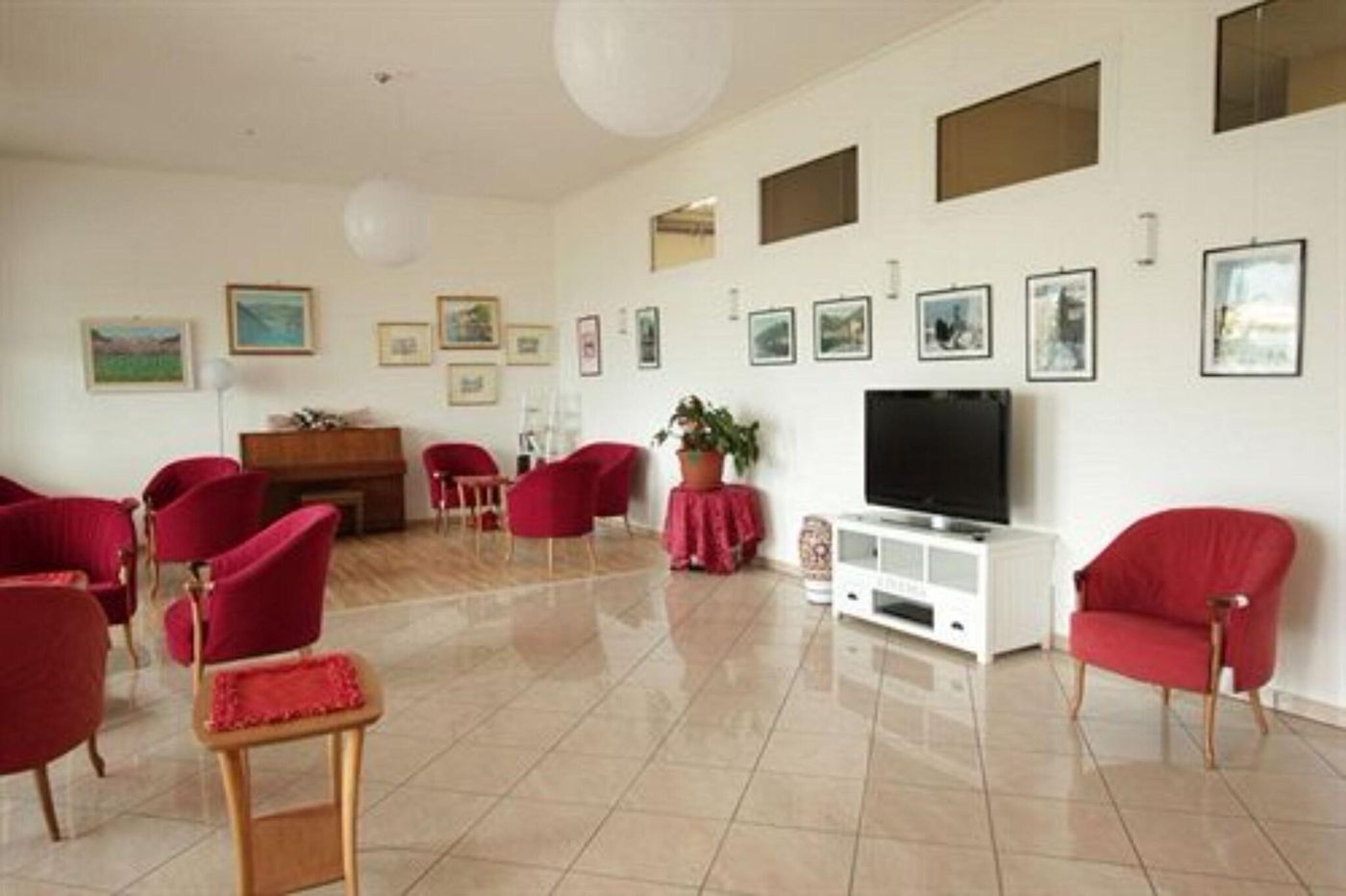 Regina-Italy-COMO LAKE GRAVEDONA-Lobby-7