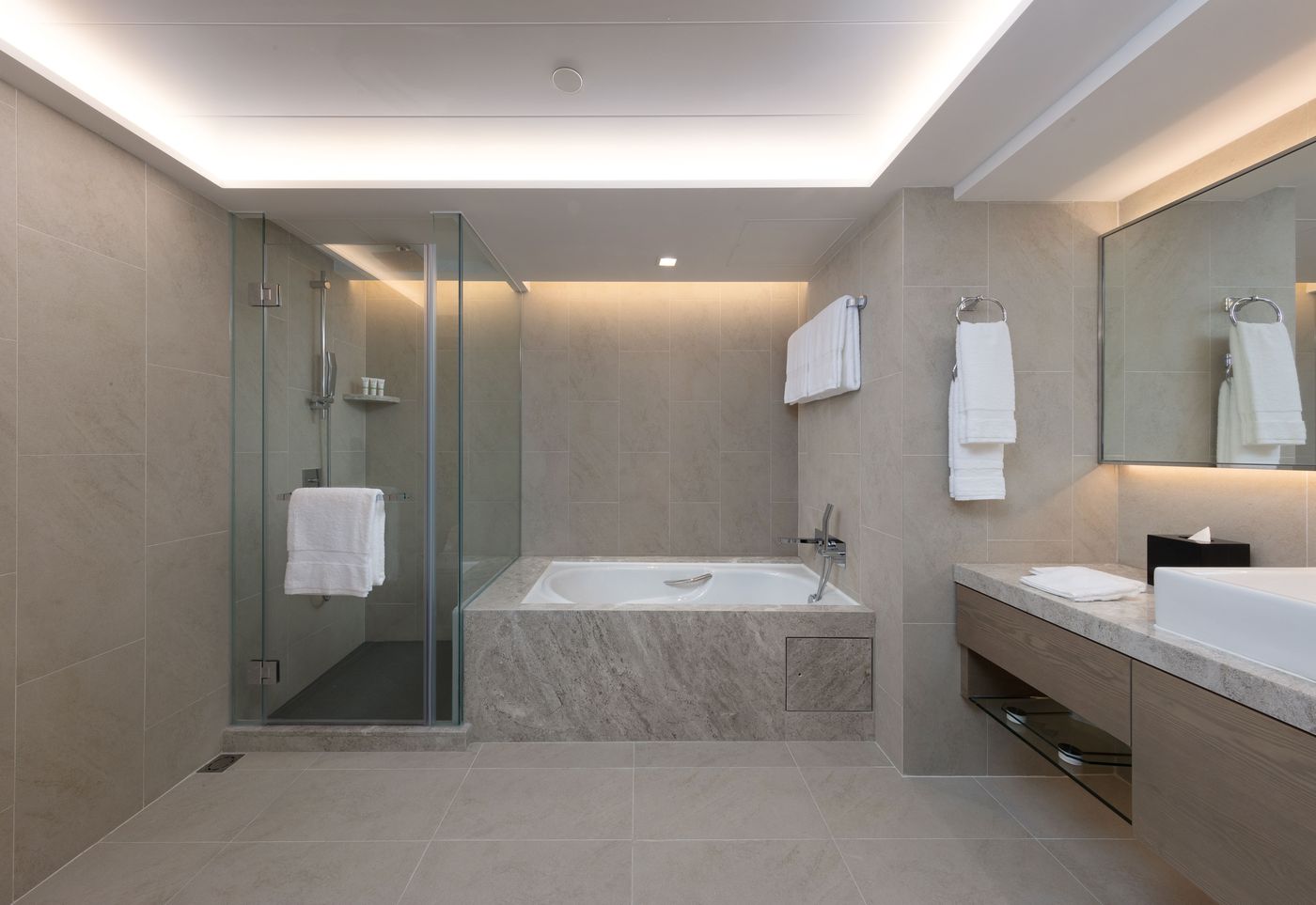 New-World-Millennium-Hong-Kong-Hotel-Room-47