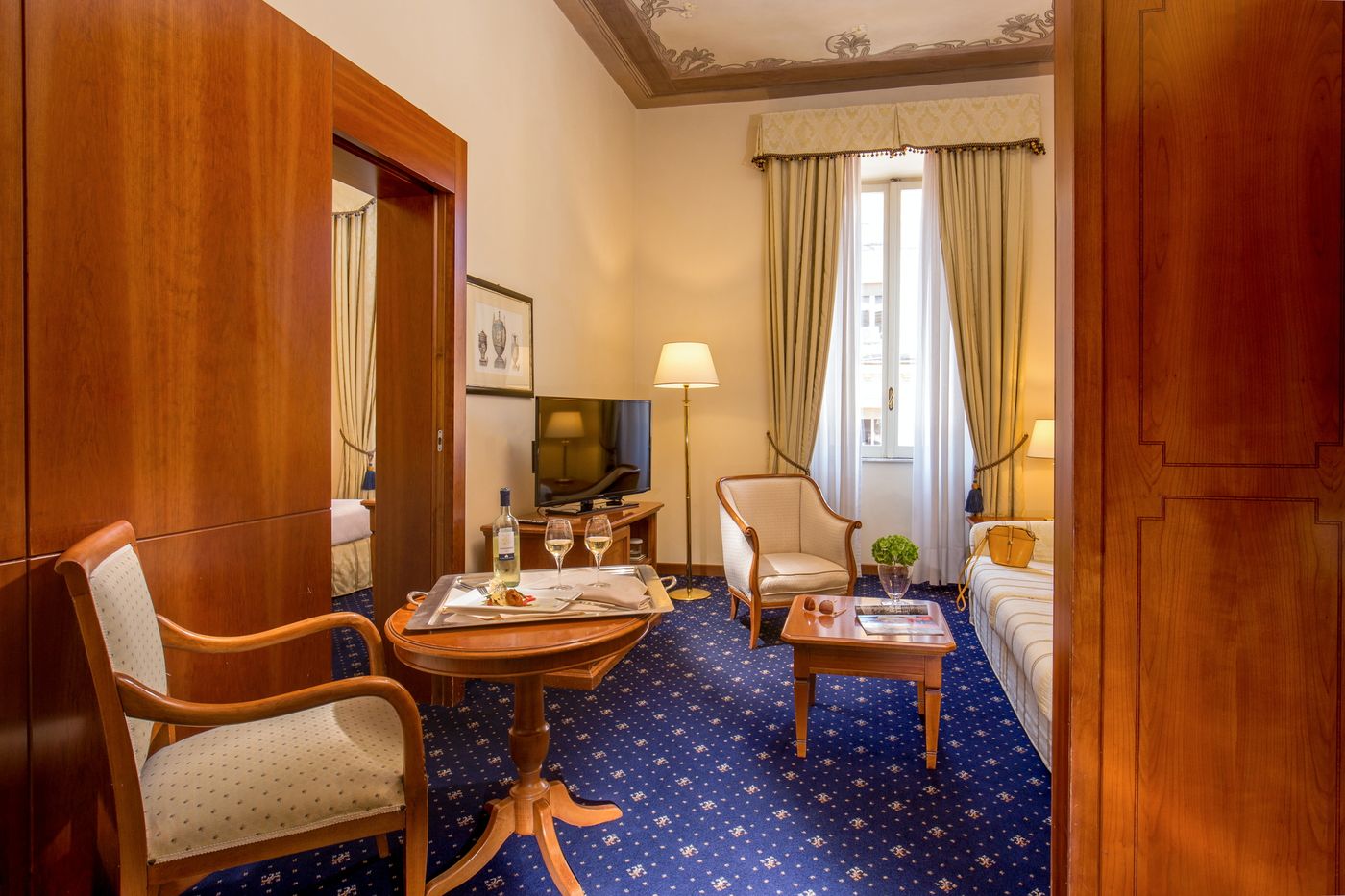 Unaway-Hotel-Empire-Roma-Room-7