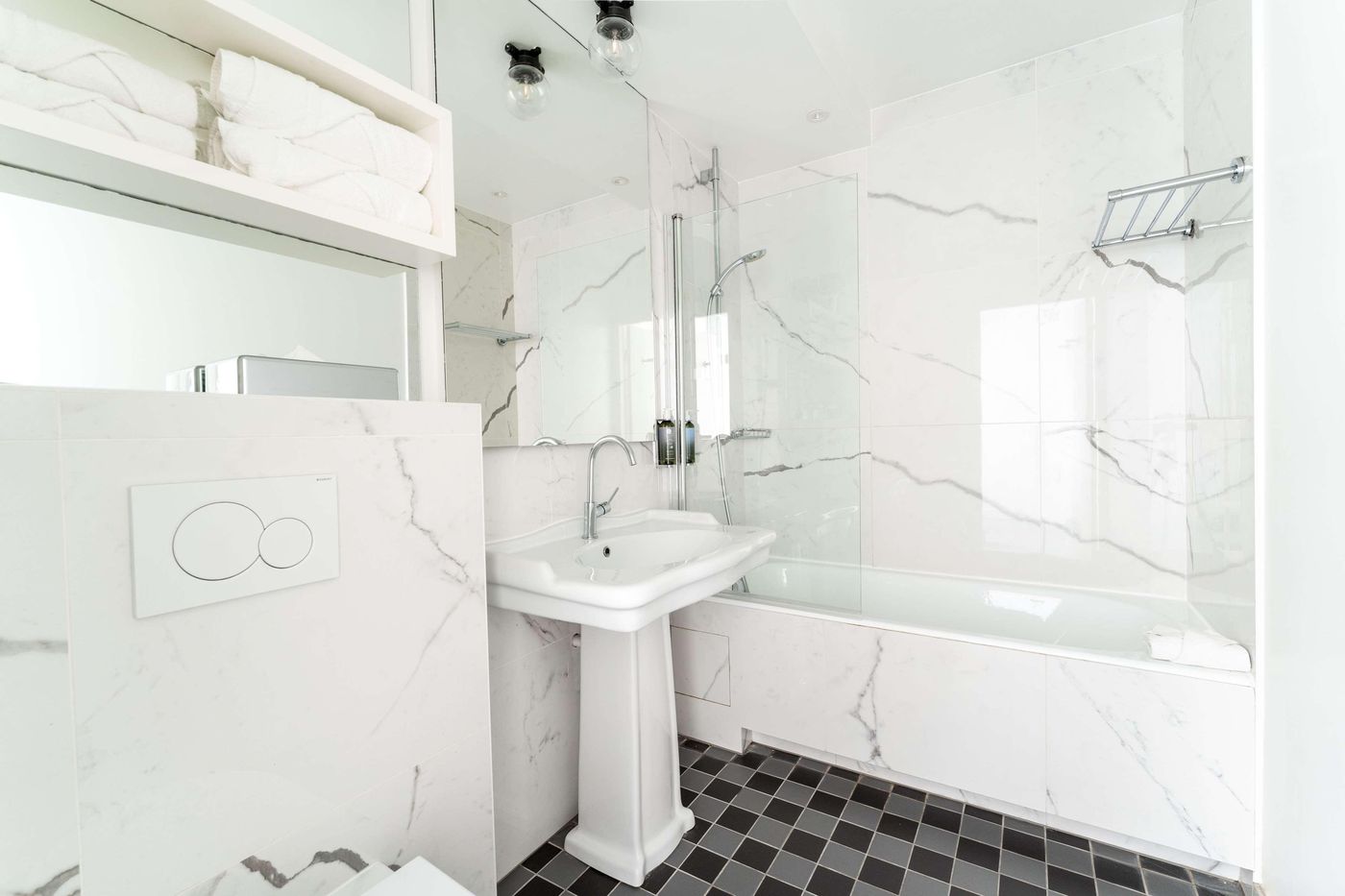 Hotel-34B-Astotel-Room-46