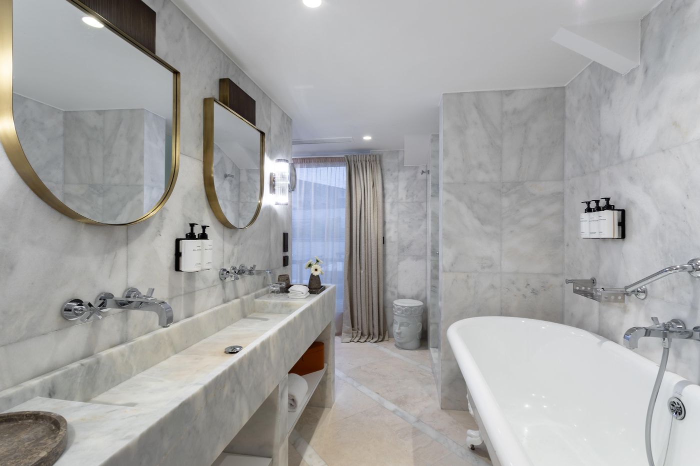 InterContinental-Paris---Champs-Elysees-Etoile--an-IHG-Hotel-Room-55