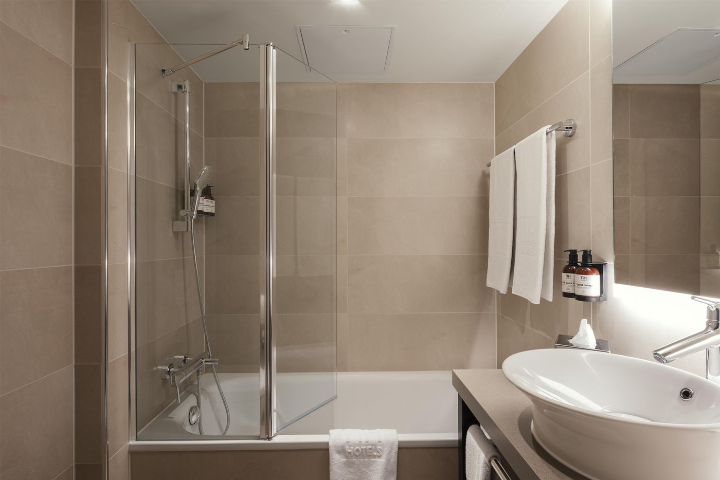 NH-Berlin-Kurfurstendamm-Room-38