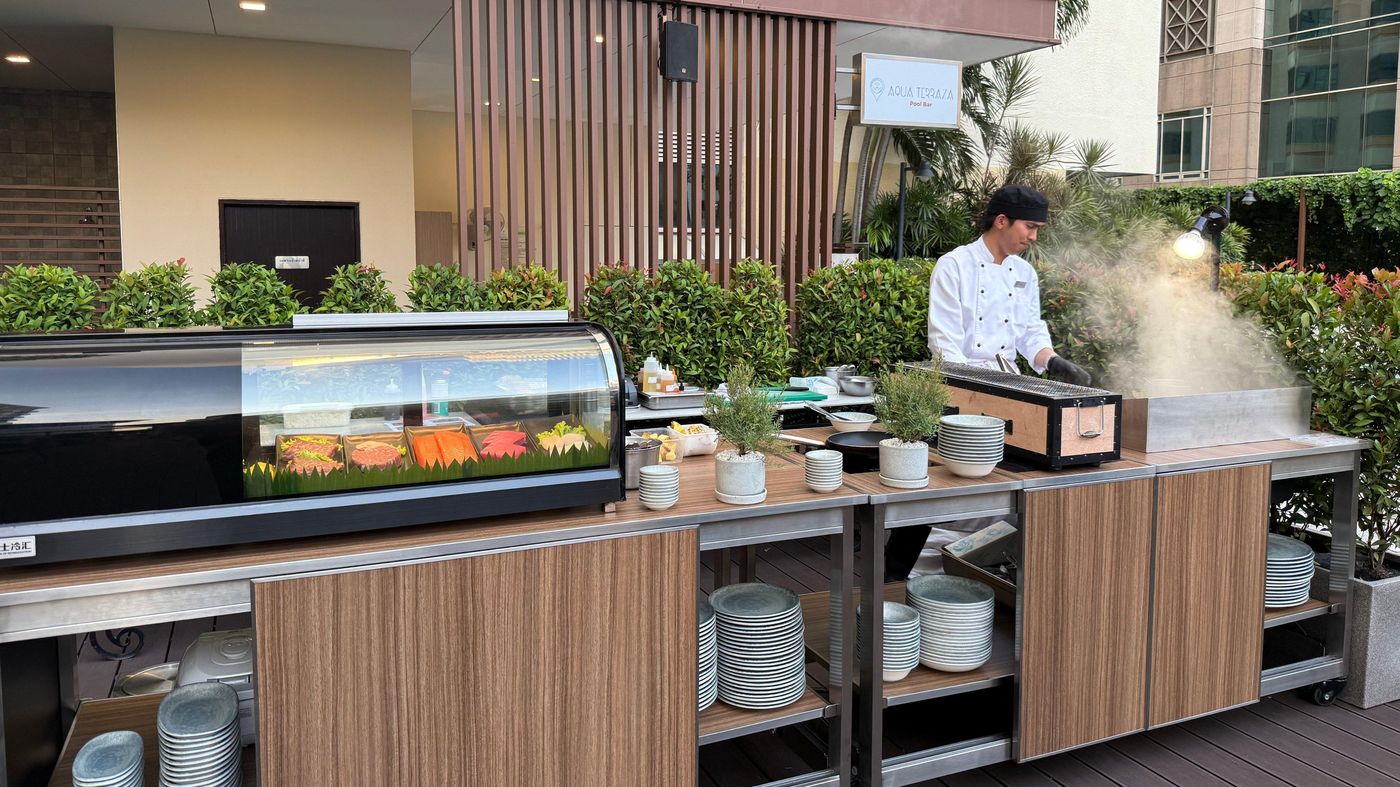 Holiday-Inn-Bangkok-Silom-Restaurant-52