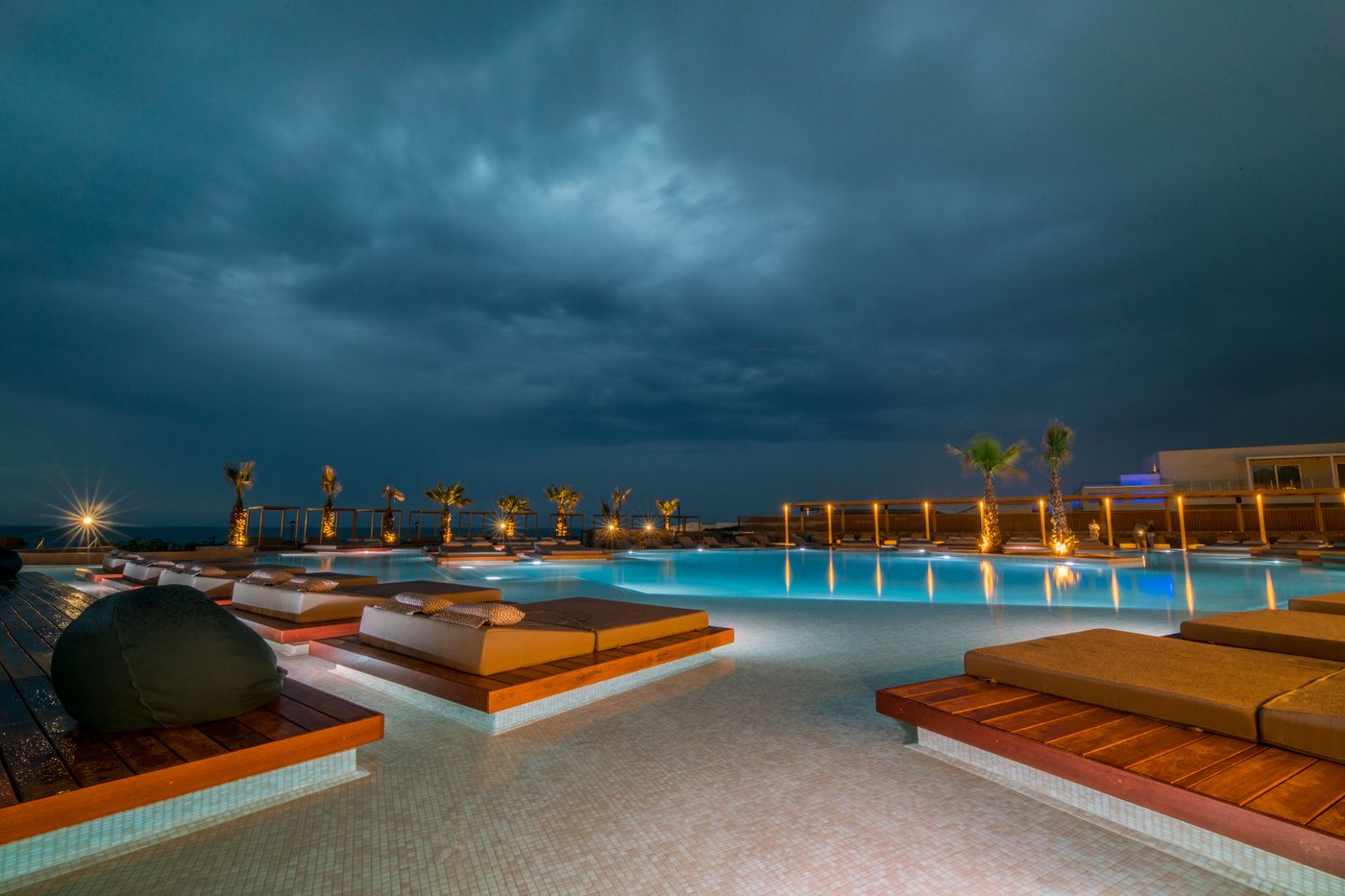 Main Pool Lounge (26).jpg