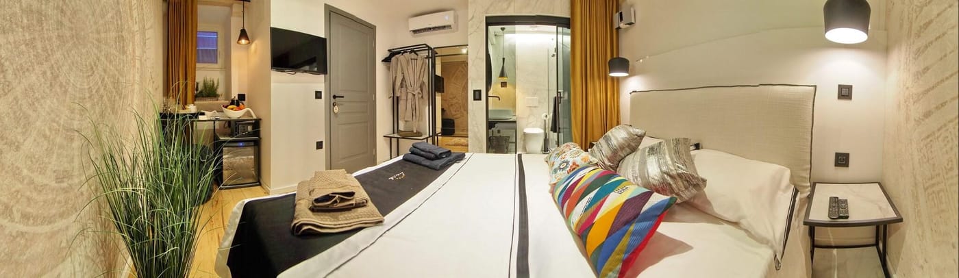 La-Vita-E-Bella-Ii-Room-44