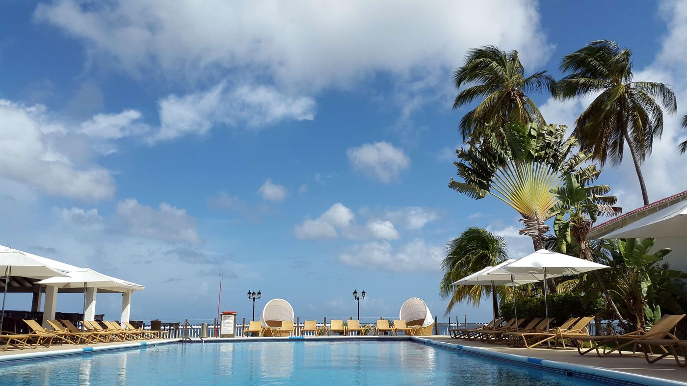 Radisson-Grenada-Beach-Resort-Pool-9