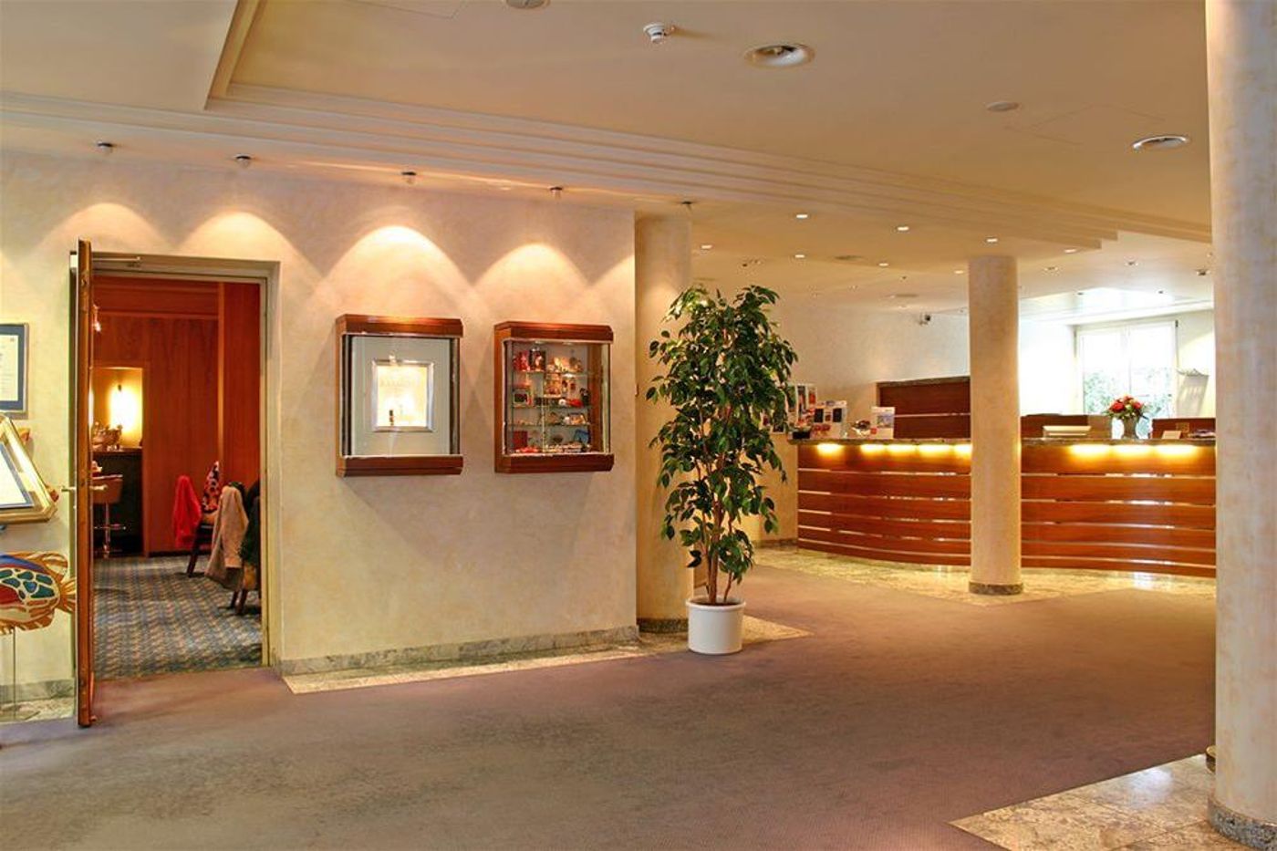 Glärnischhof-Switzerland-Zürich-General view-9