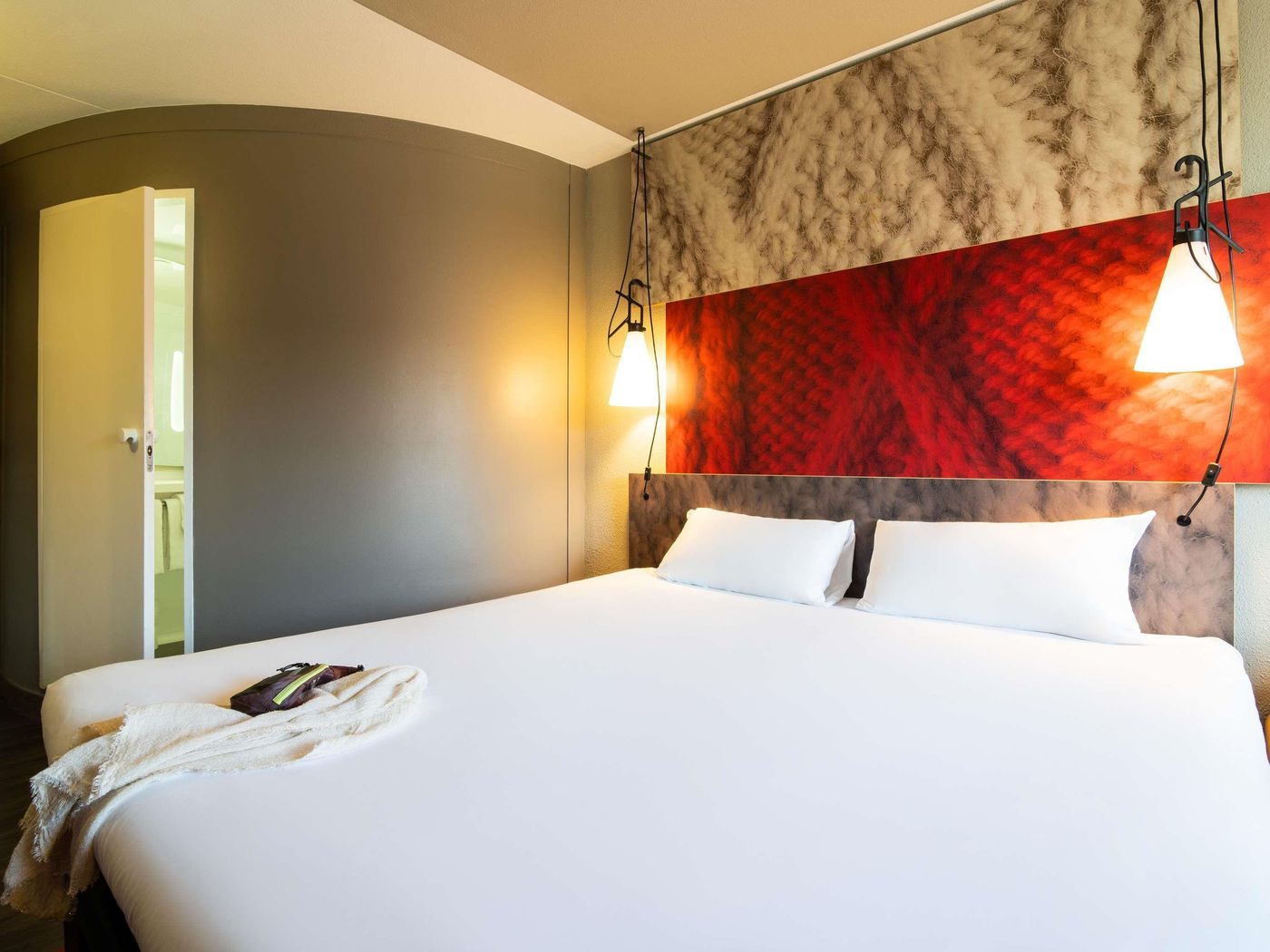 ibis-Amsterdam-Centre-Stopera-Room-40