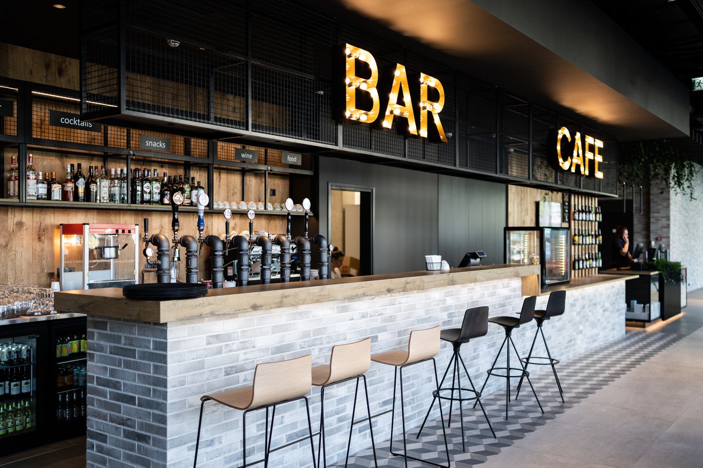 ibis-Tallinn-Center-Bar-27