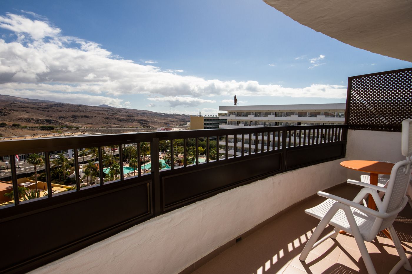 Servatur-Waikiki-Room-78