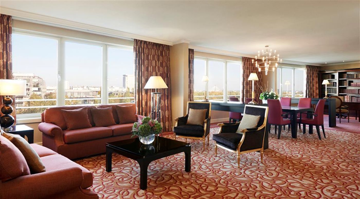 Sheraton-Warsaw-Hotel-General-view-50