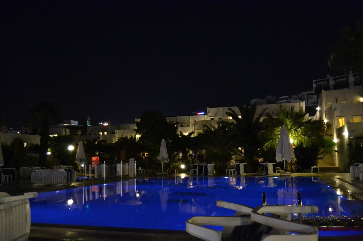 Nagi-Beach-Hotel-Pool-17