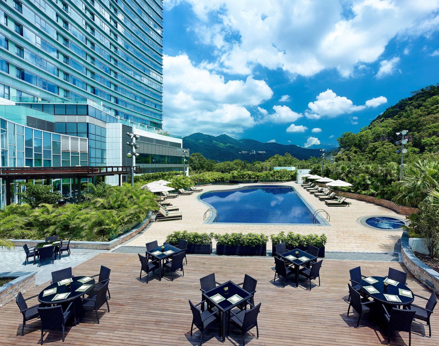Hyatt-Regency-Hong-Kong-Sha-Tin-Pool-1