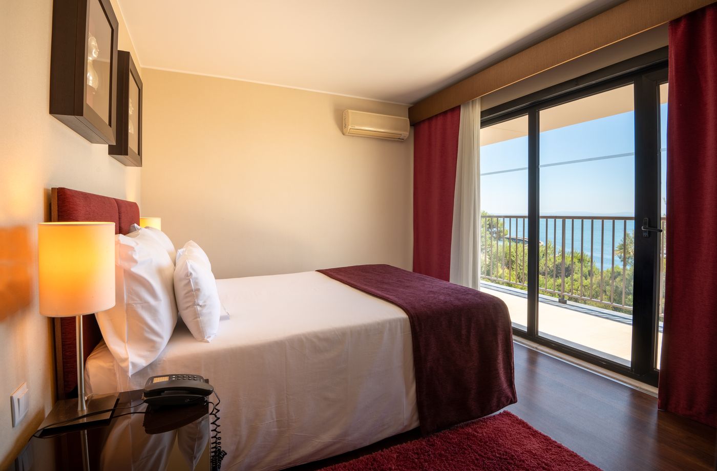 Vila-Gale-Village-Cascais-Room-18