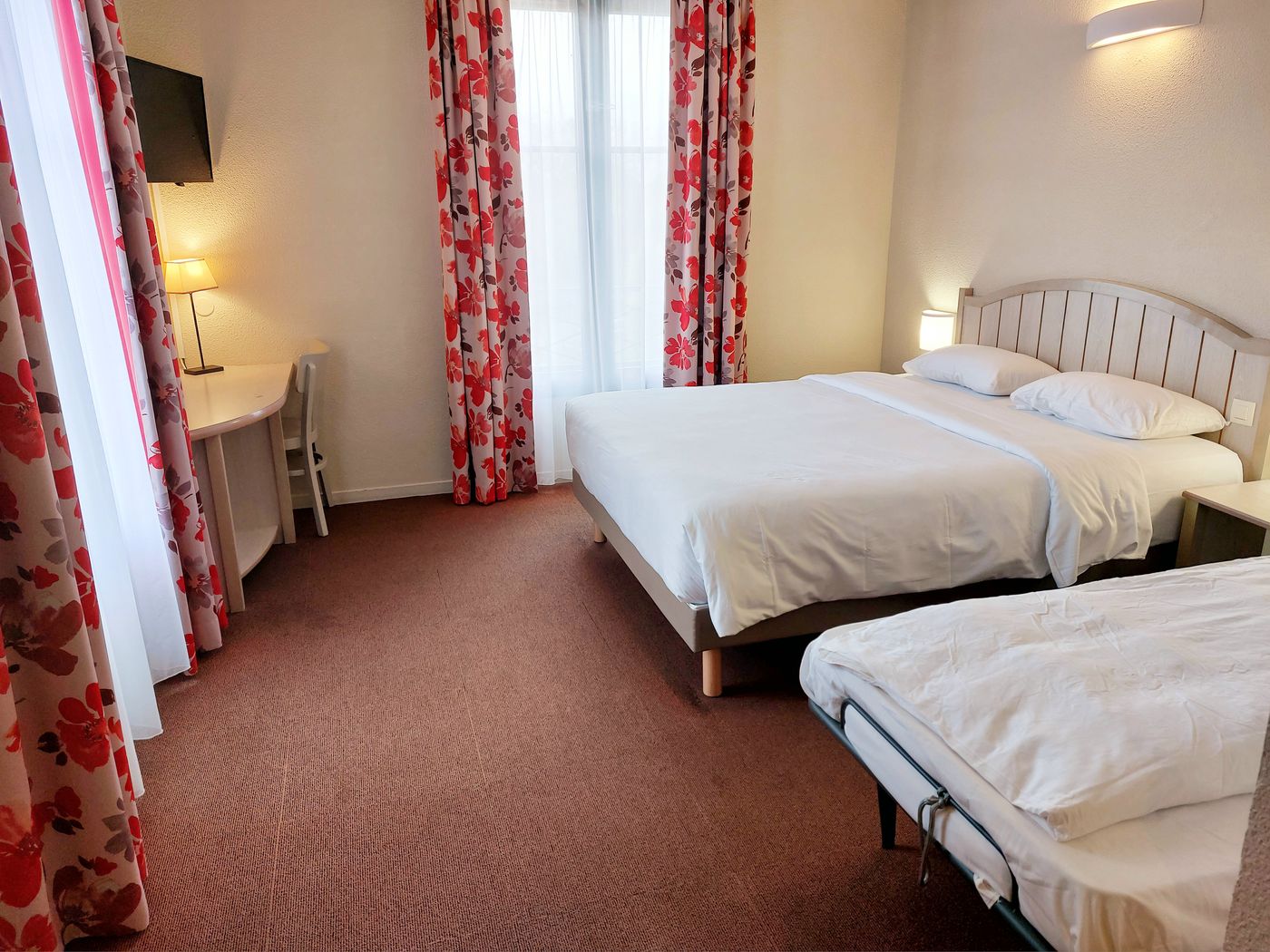Campanile-Val-de-France-Ex-Kyriad-Disneyland-Room-5