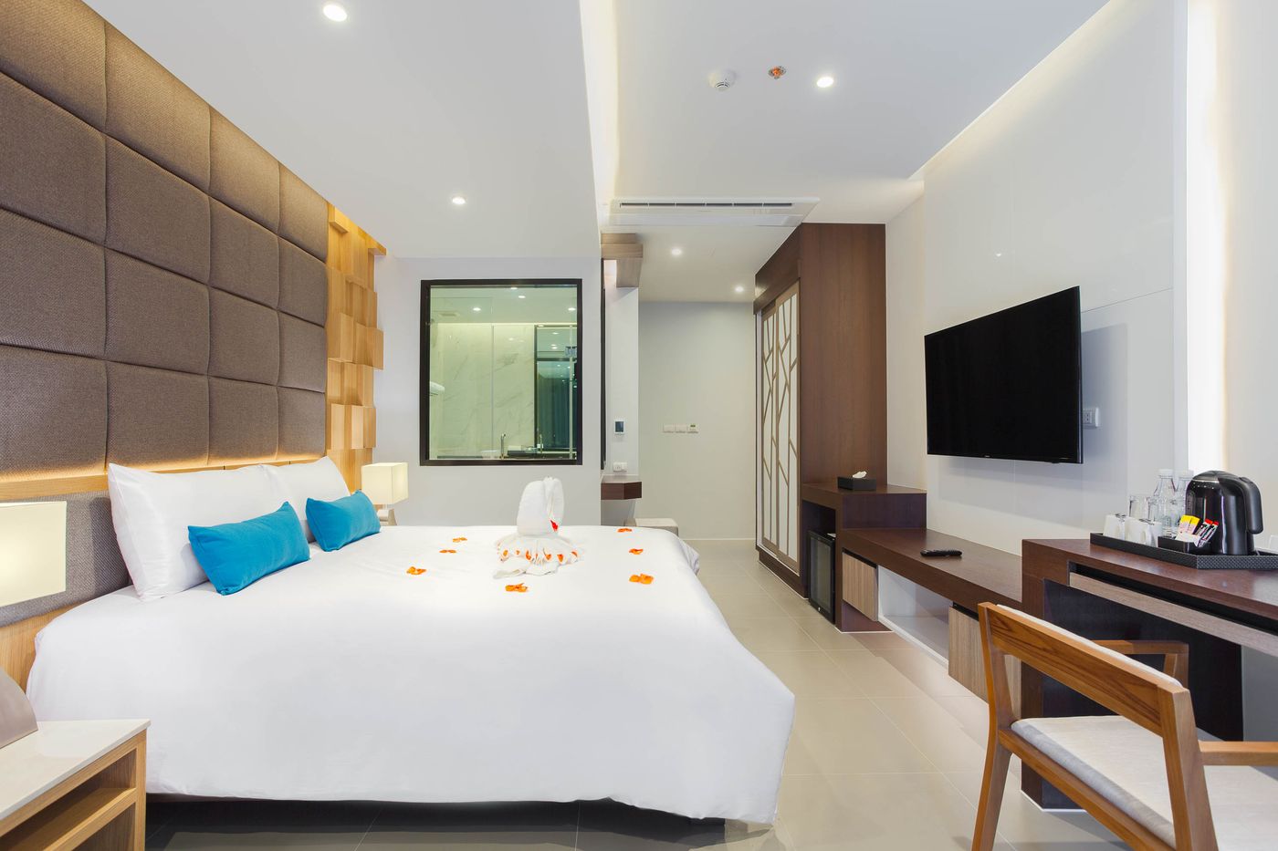 The-Marina-Phuket-Hotel-Room-20