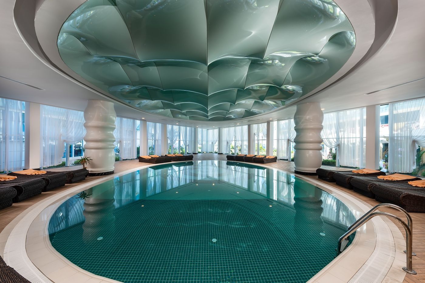 Vikingen-Infinity-Resort---Spa-Terrace-77