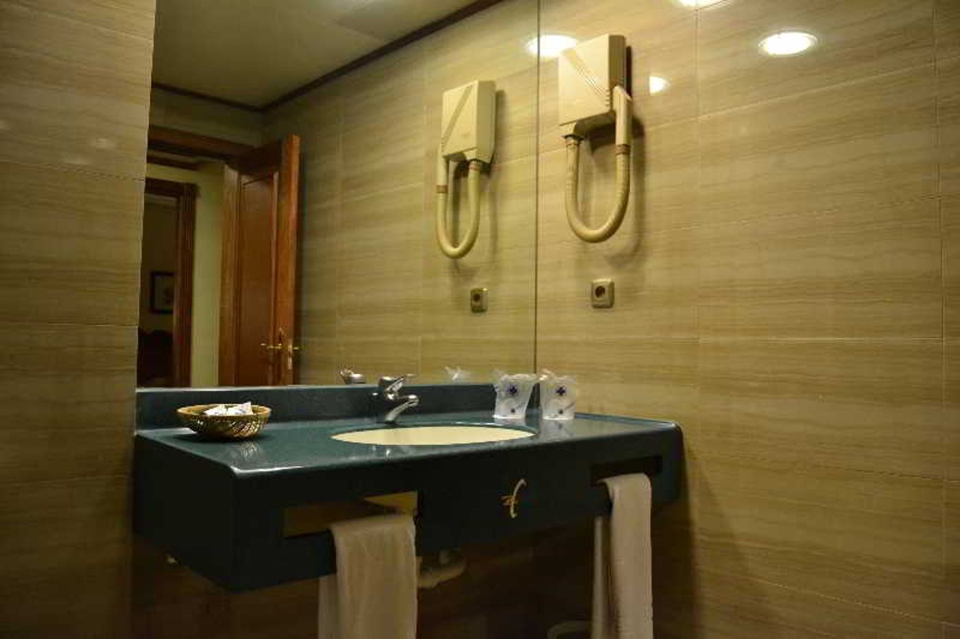 Zentral-Center---Adults-Only-Room-31