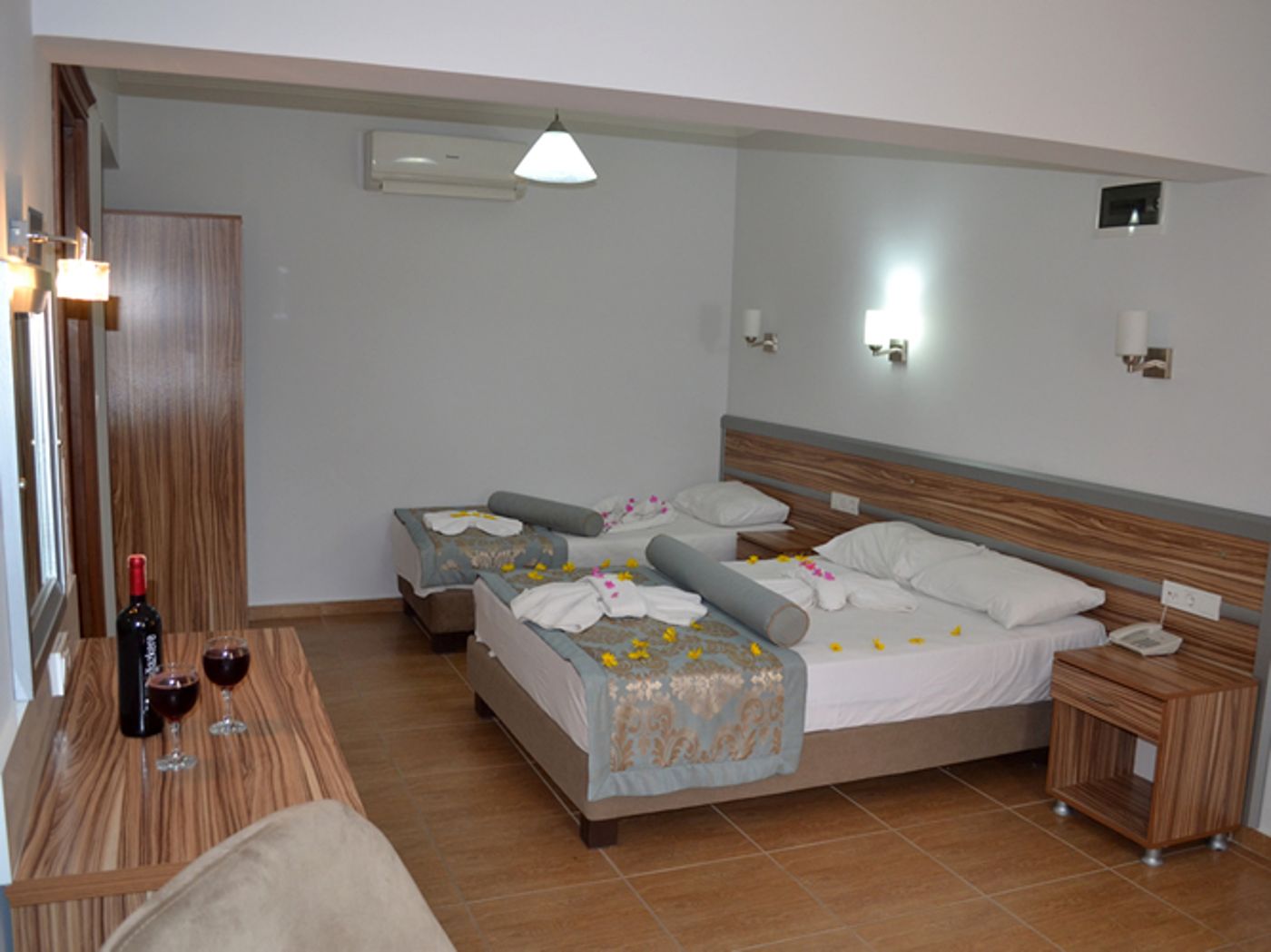 Ozukara 1 Apartments