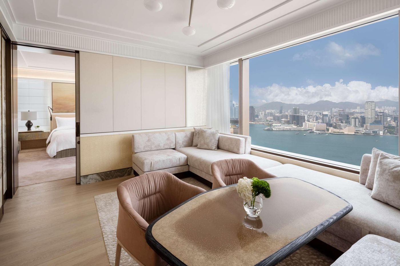 Island-Shangri-La-Hong-Kong-Room-30
